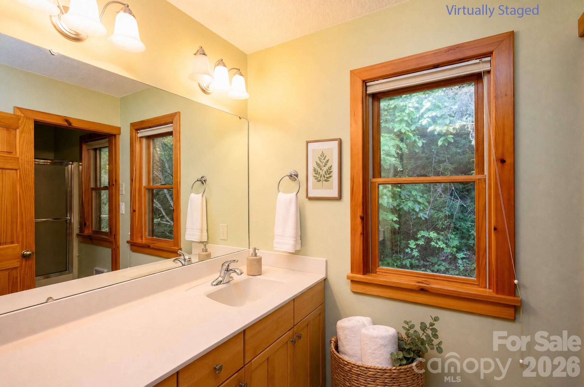 1299 Pine Ridge Road — Burnsville