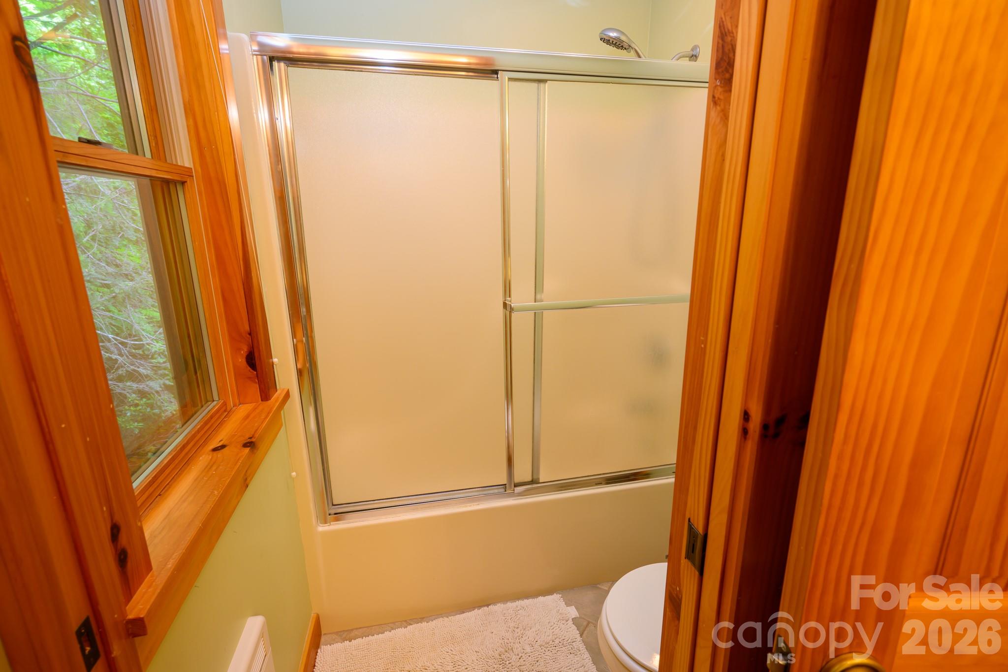 1299 Pine Ridge Road — Burnsville