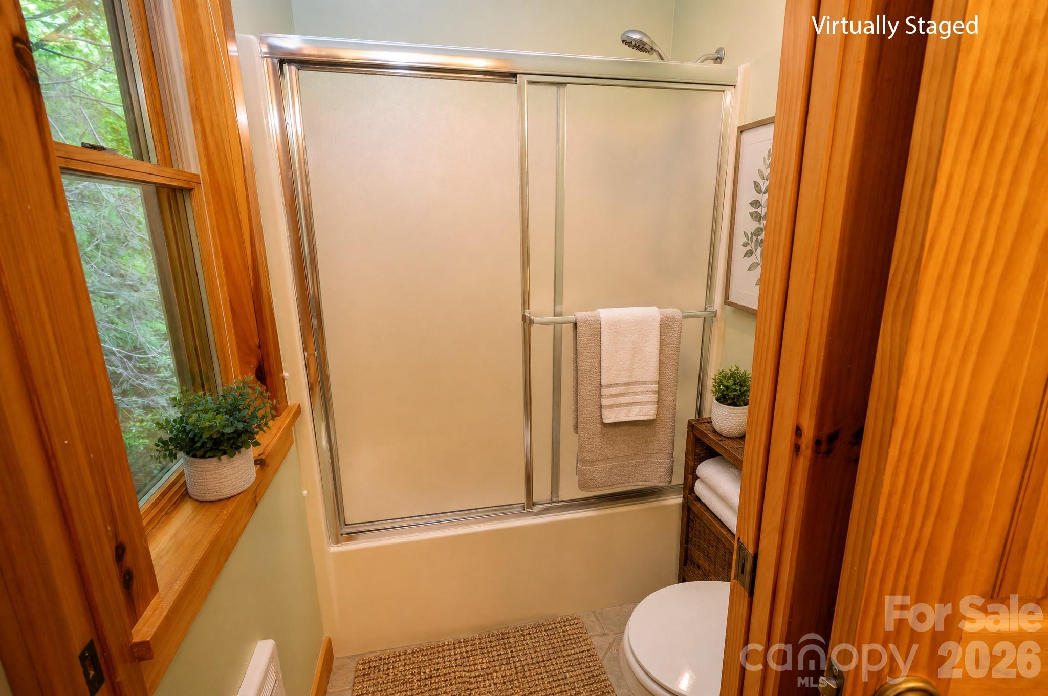 1299 Pine Ridge Road — Burnsville