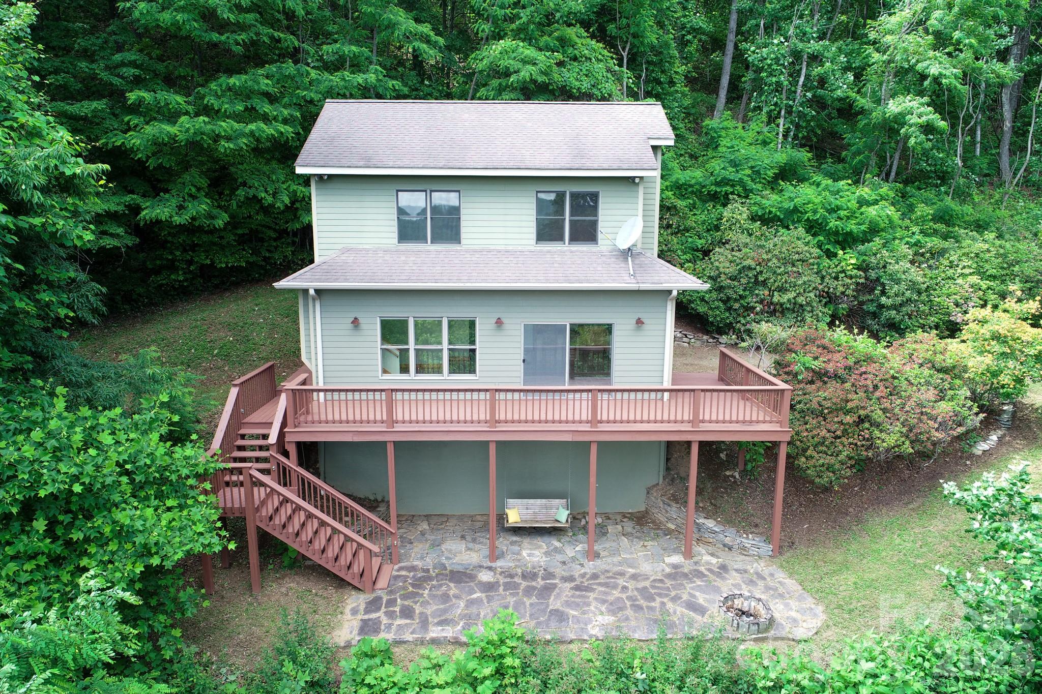 1299 Pine Ridge Road — Burnsville