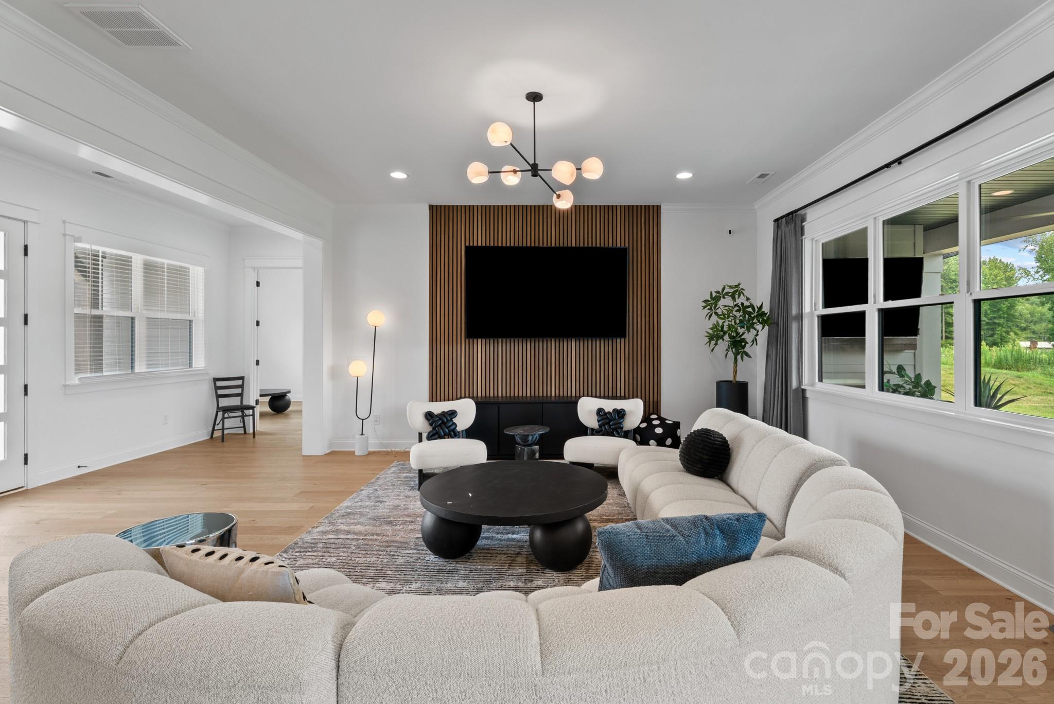 13944 Roosevelt Drive — Huntersville
