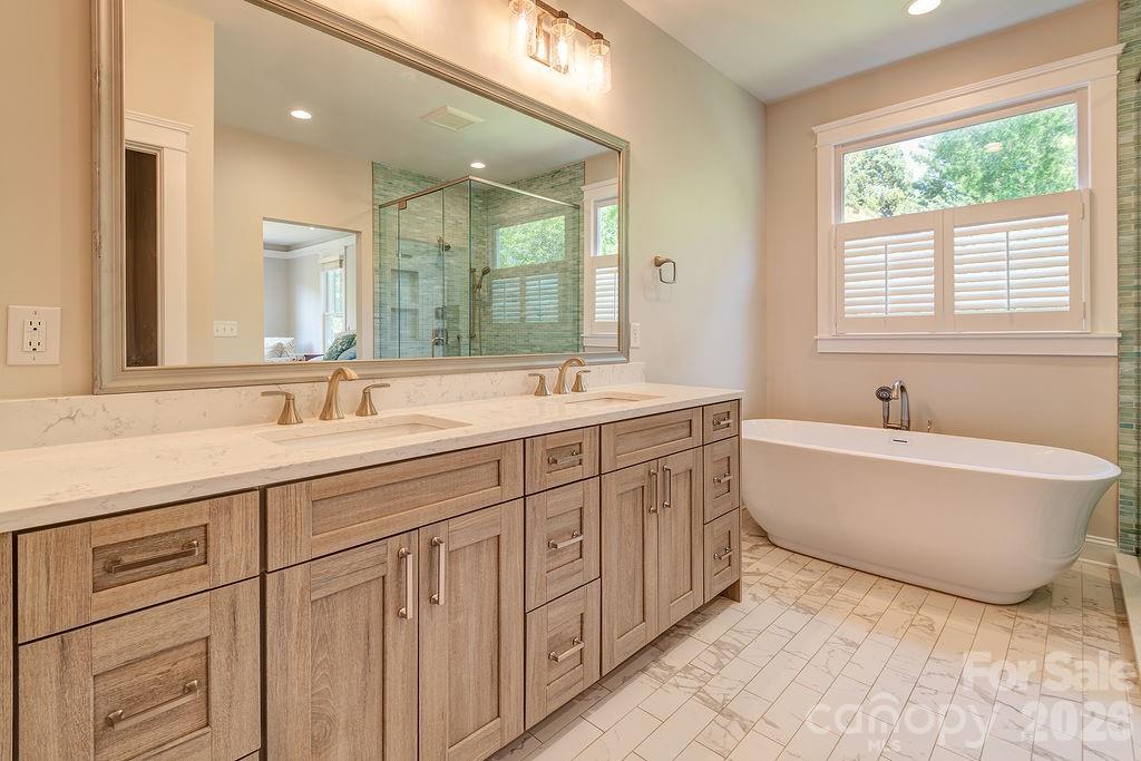 201 Skytop Farm Lane — Hendersonville