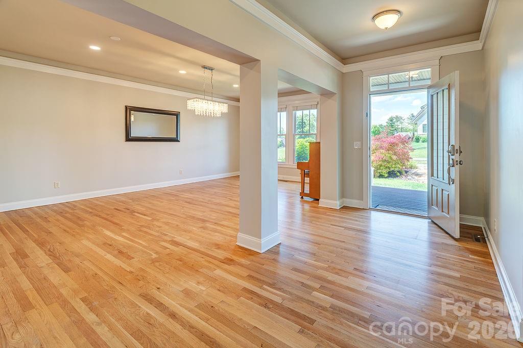 201 Skytop Farm Lane — Hendersonville