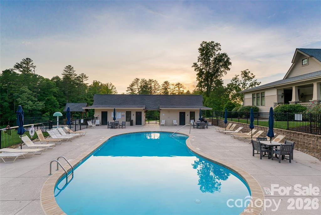 201 Skytop Farm Lane — Hendersonville