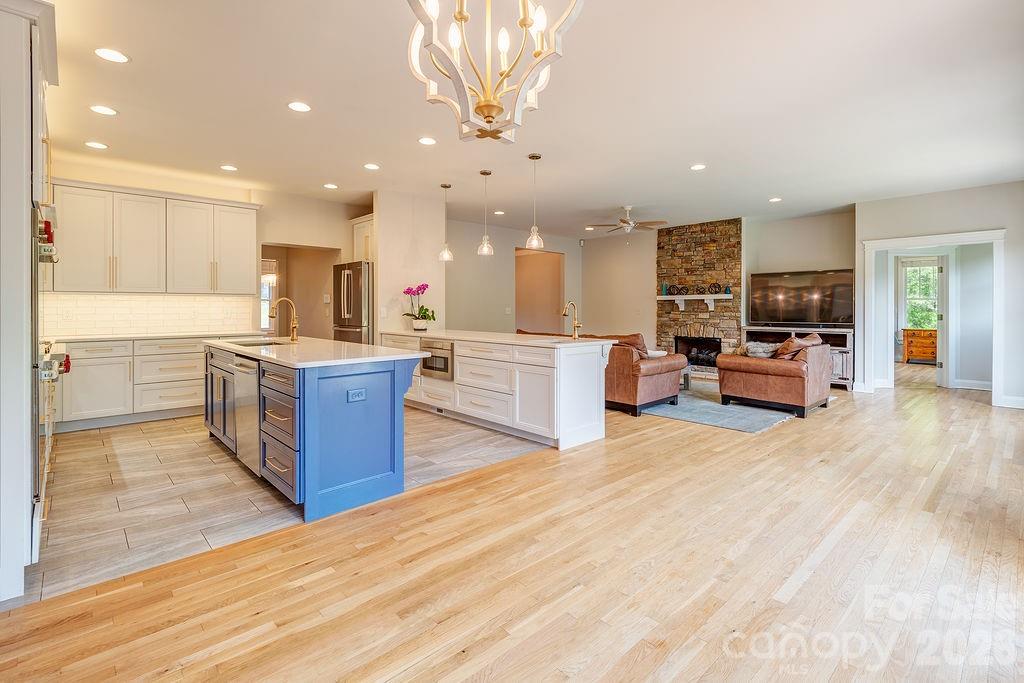 201 Skytop Farm Lane — Hendersonville
