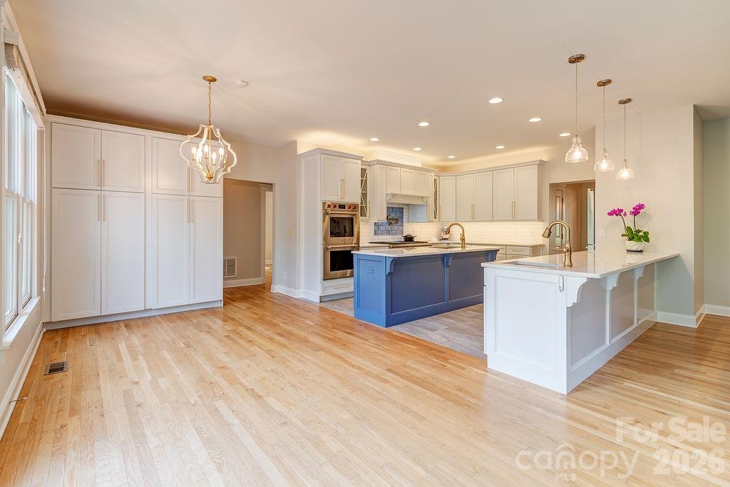 201 Skytop Farm Lane — Hendersonville