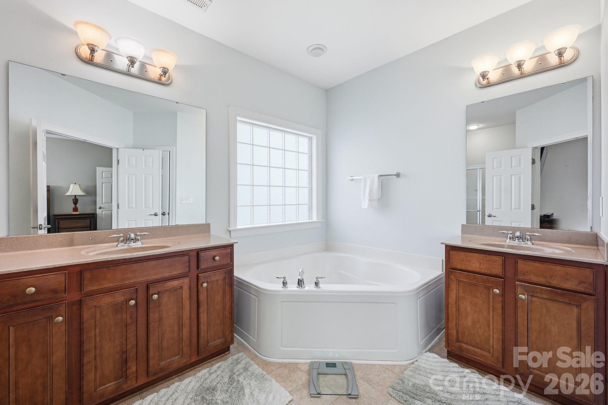 4405 Squirrel Trail Lane — Charlotte