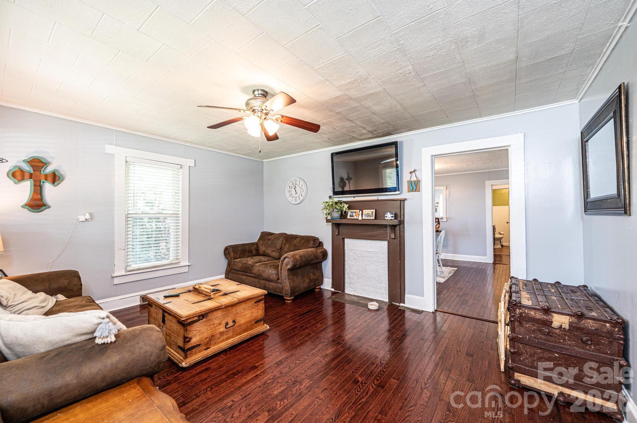 114 Mountain View Street — Morganton