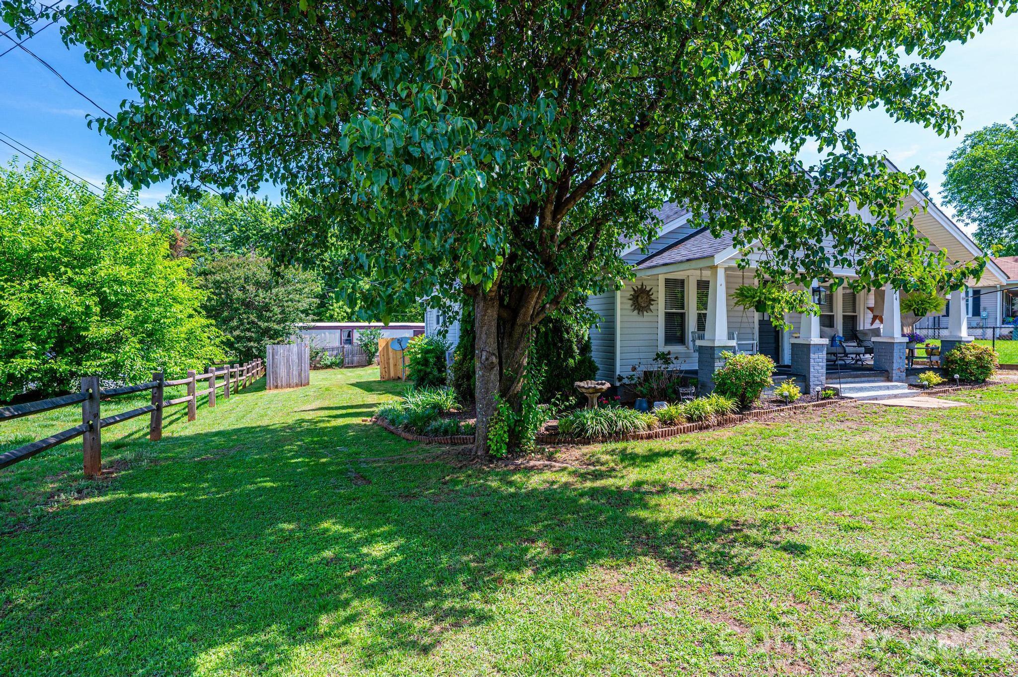 114 Mountain View Street — Morganton