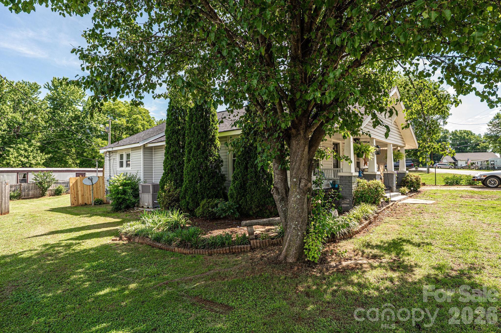114 Mountain View Street — Morganton