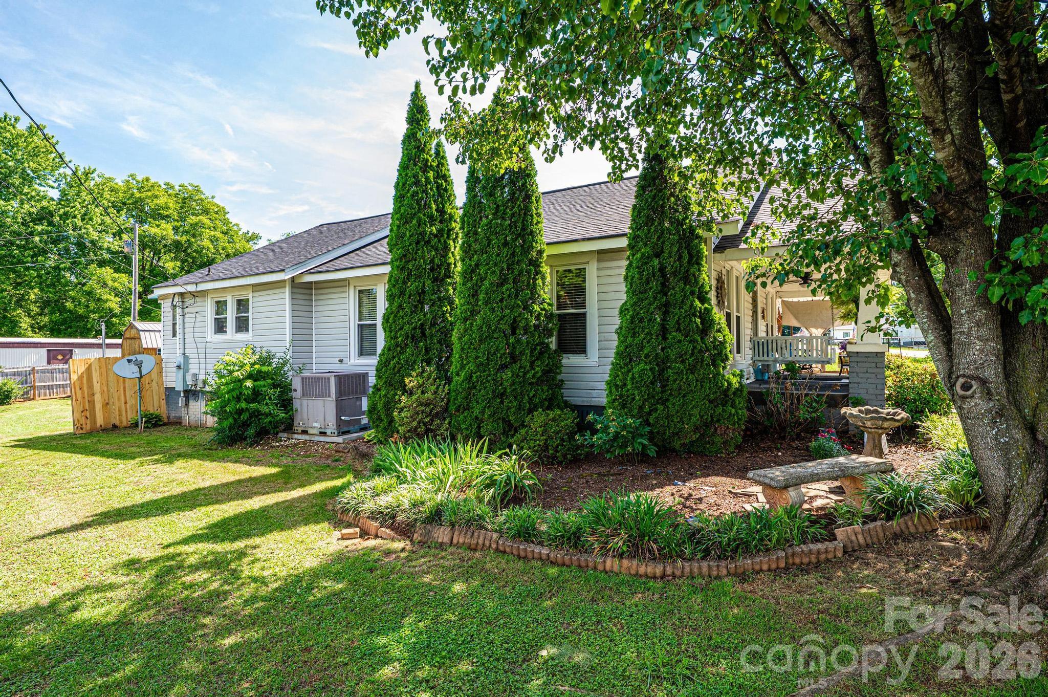 114 Mountain View Street — Morganton