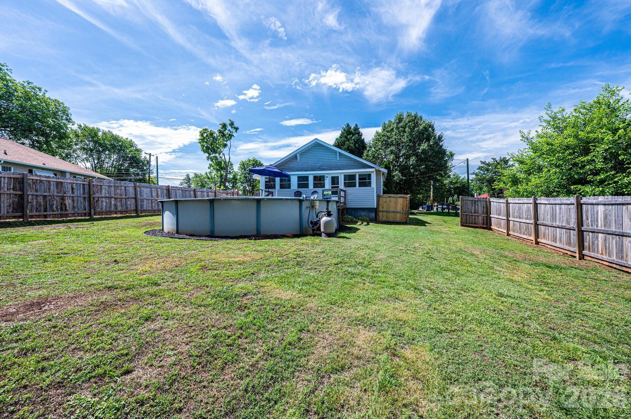 114 Mountain View Street — Morganton