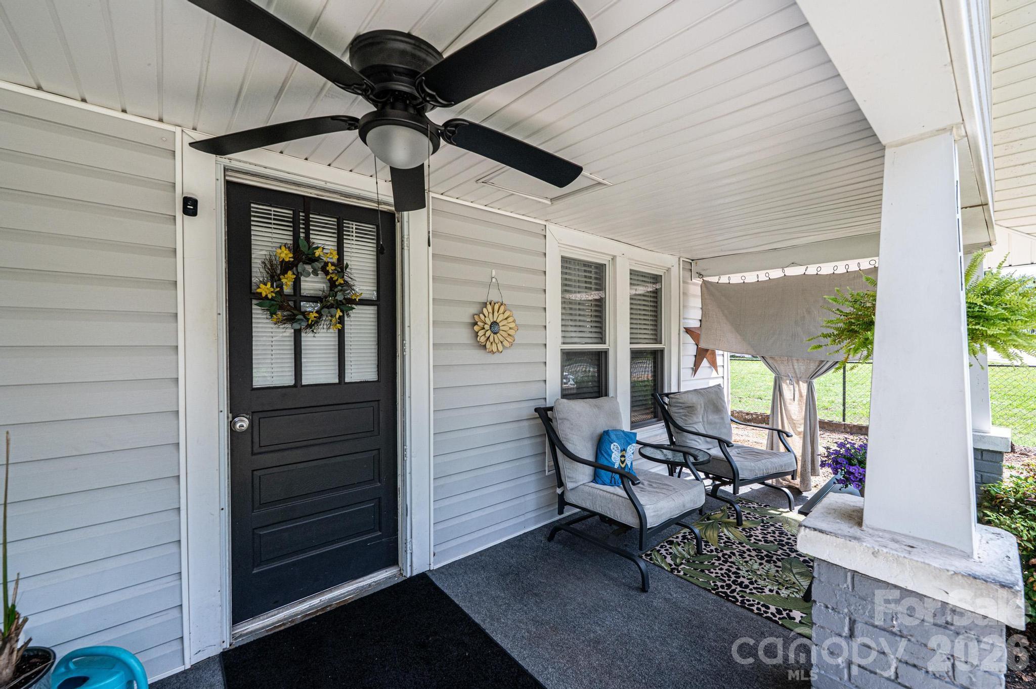 114 Mountain View Street — Morganton