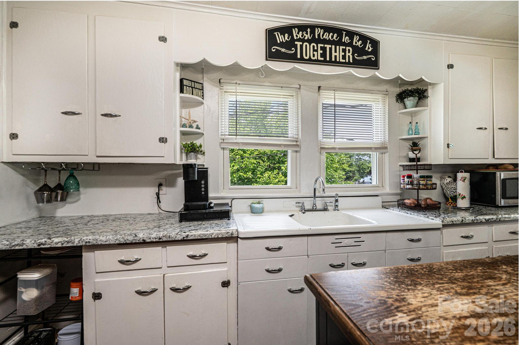 114 Mountain View Street — Morganton