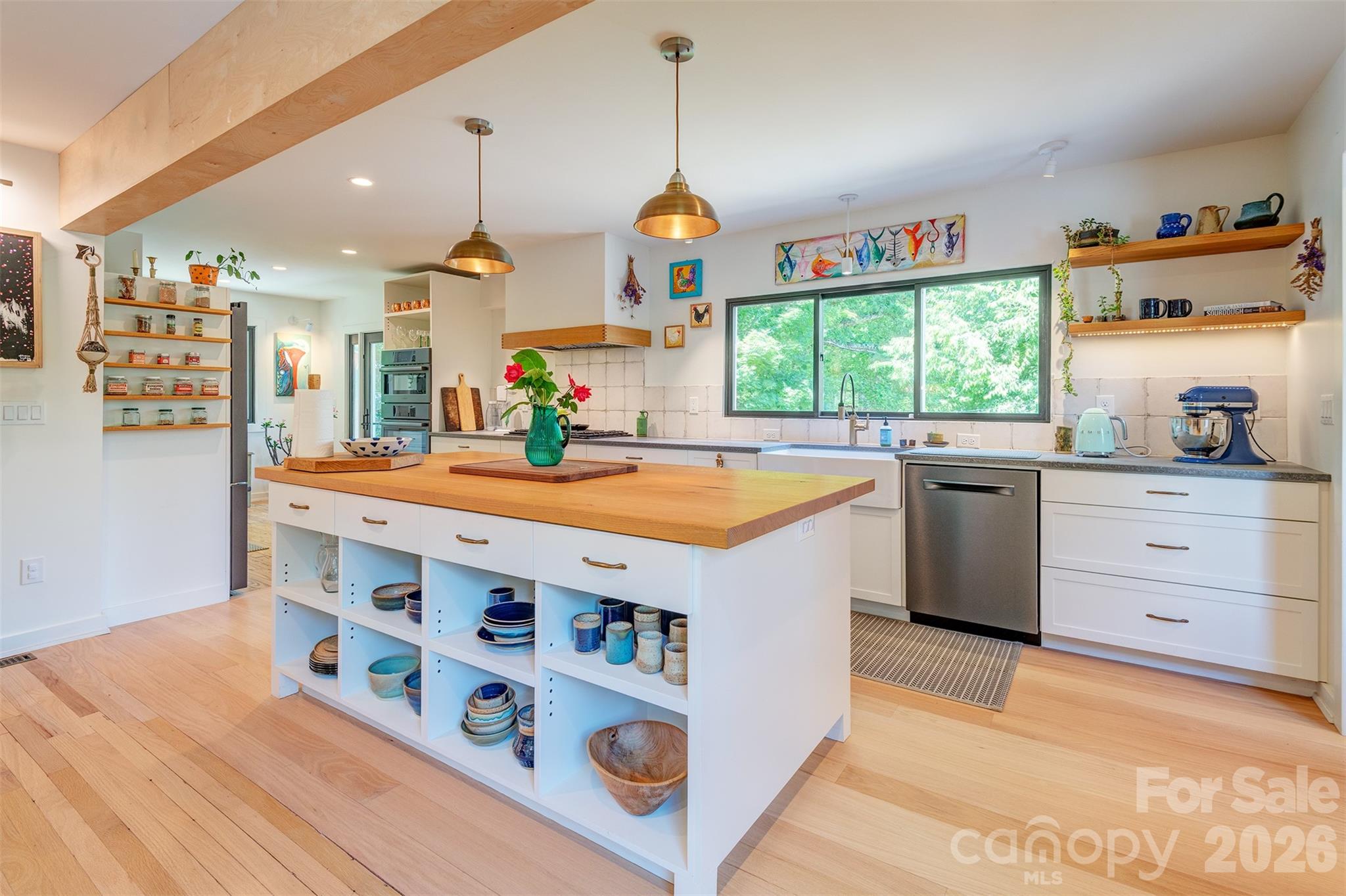 136 Graveyard Road — Fairview