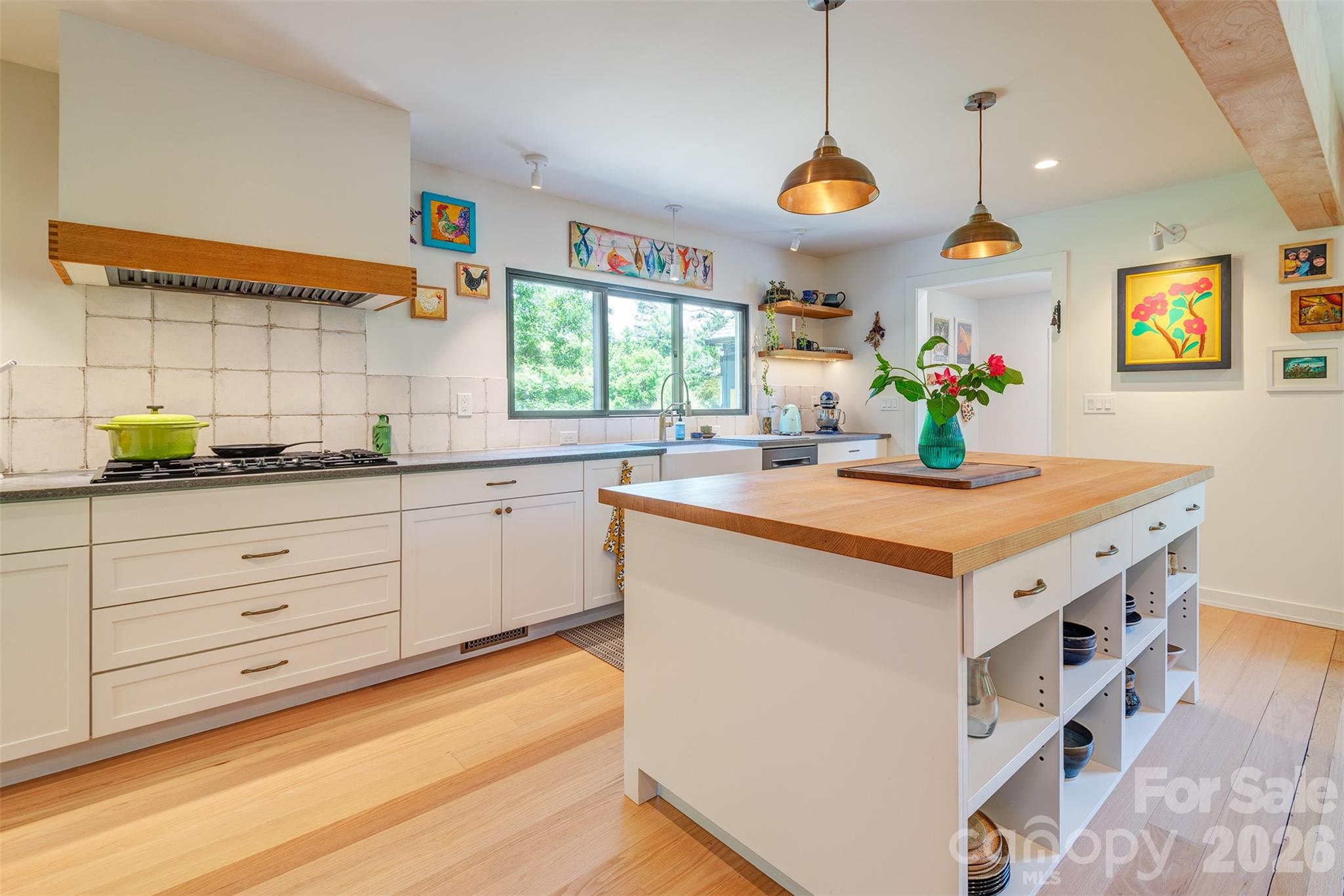 136 Graveyard Road — Fairview
