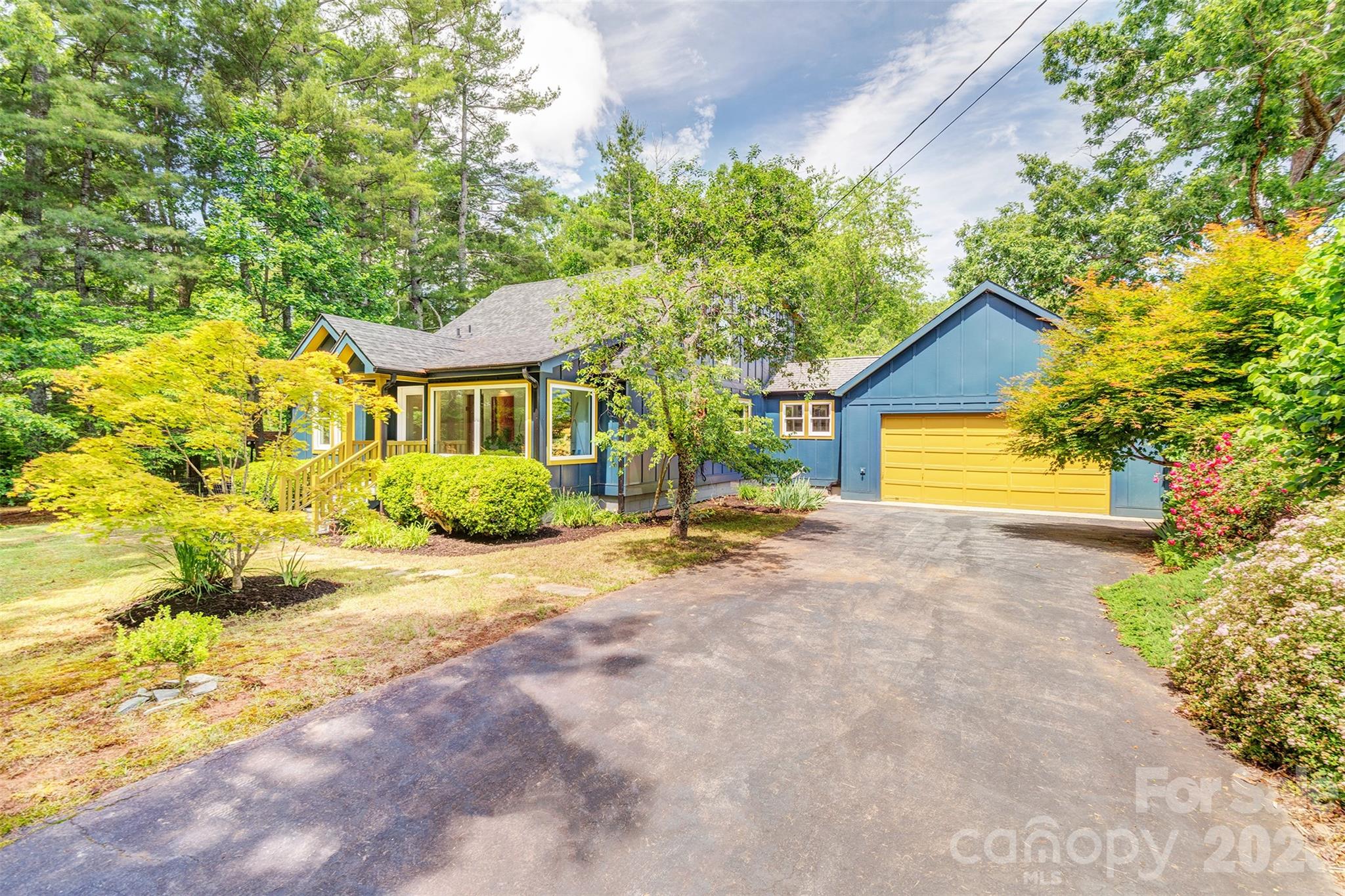 136 Graveyard Road — Fairview
