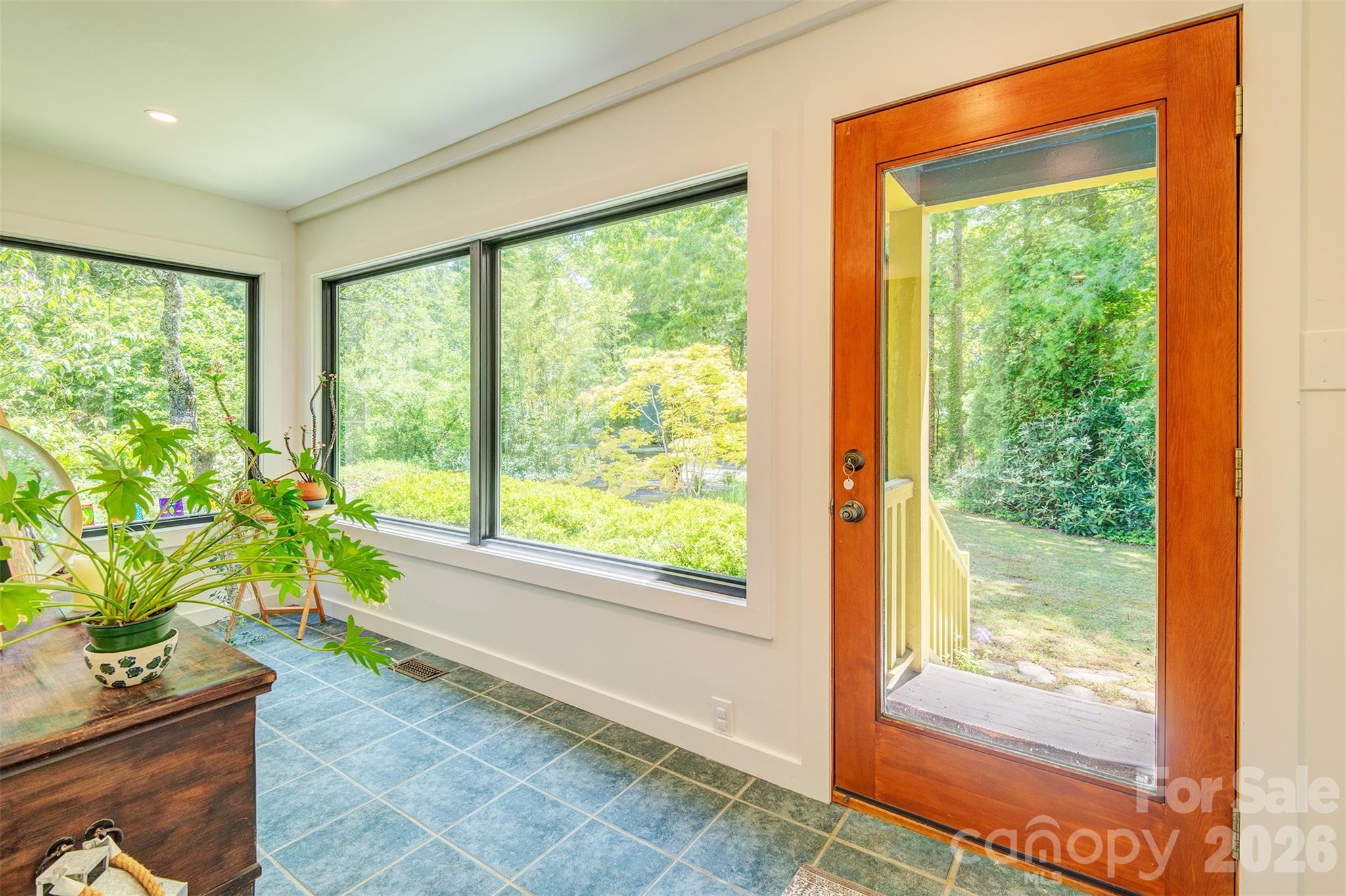 136 Graveyard Road — Fairview