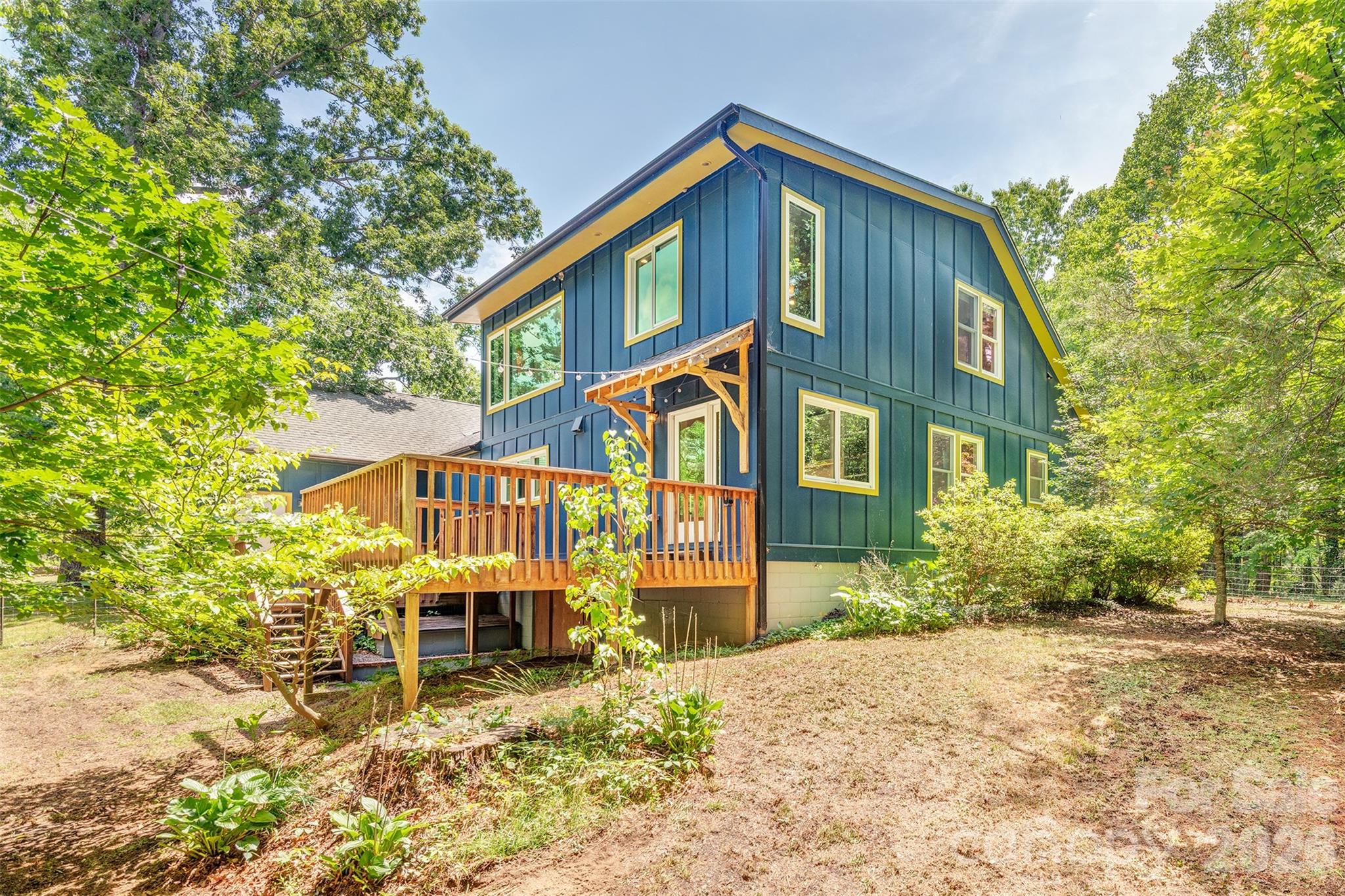 136 Graveyard Road — Fairview