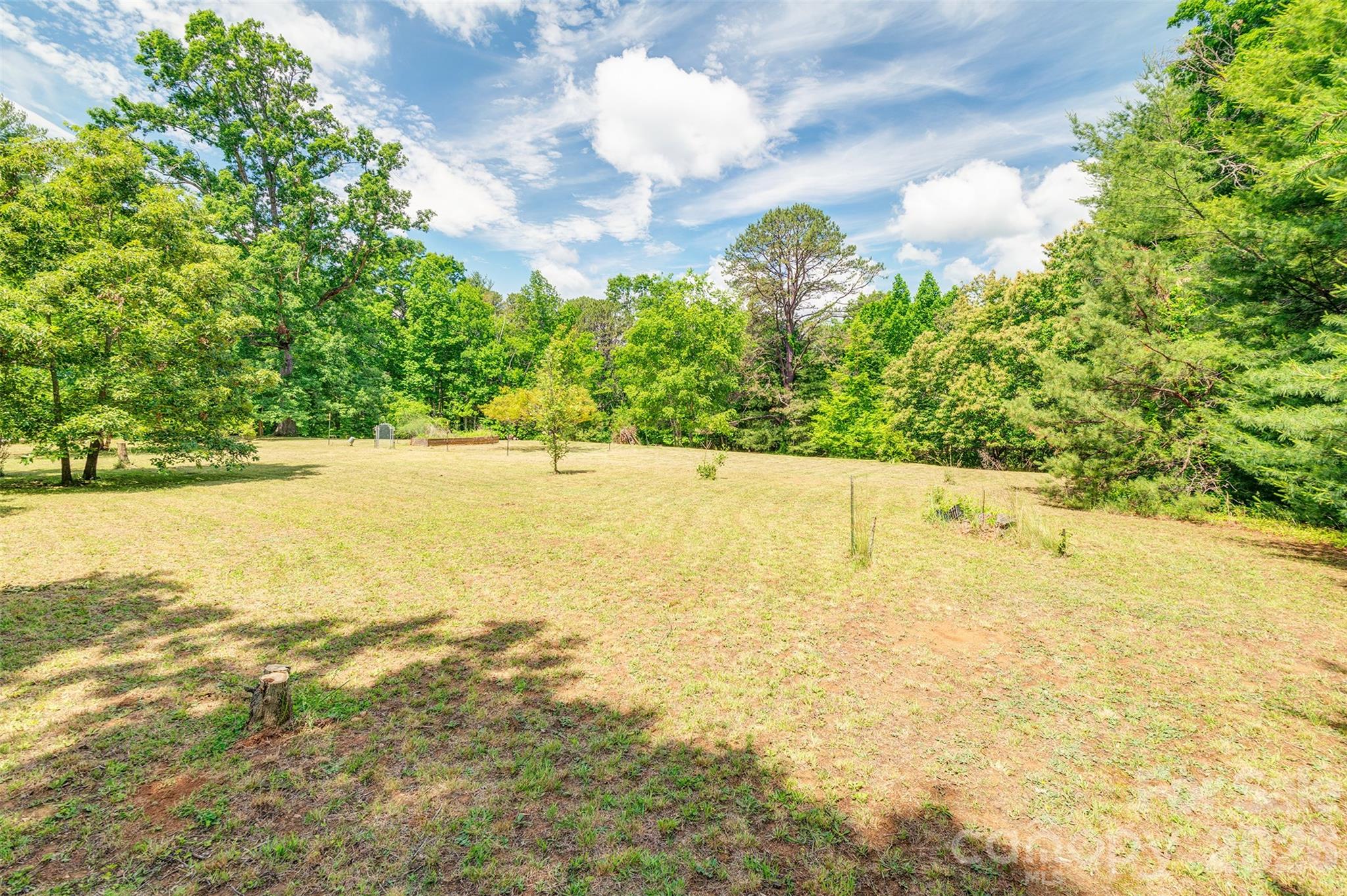 136 Graveyard Road — Fairview