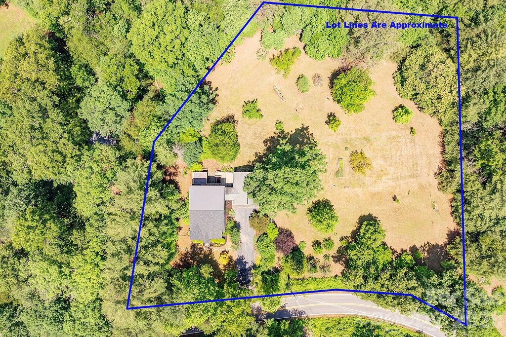136 Graveyard Road — Fairview