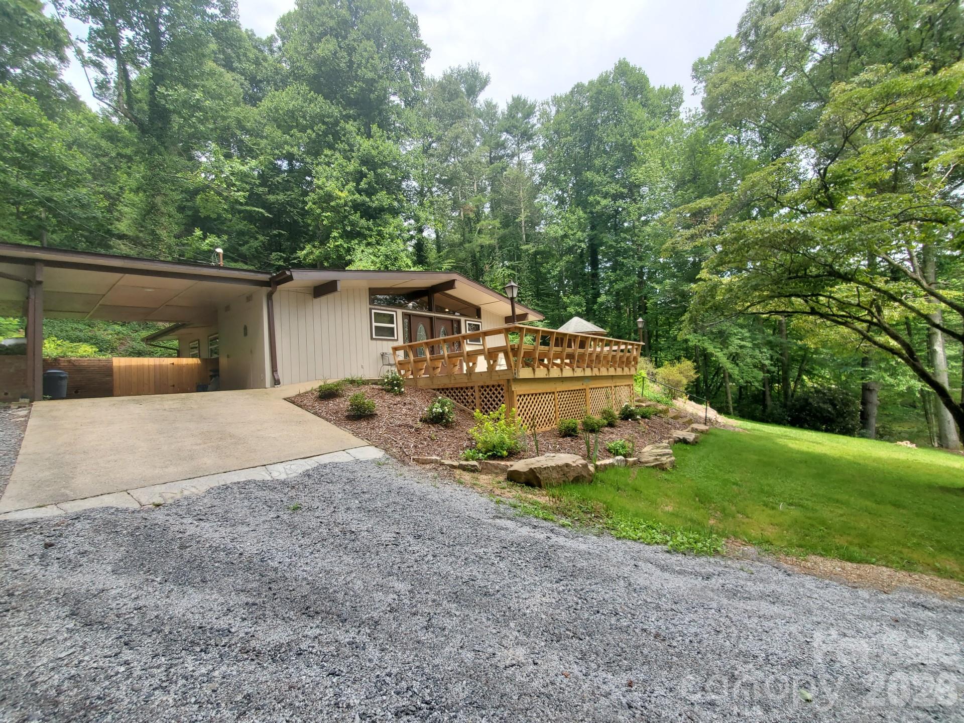 50 Water Way — Pisgah Forest