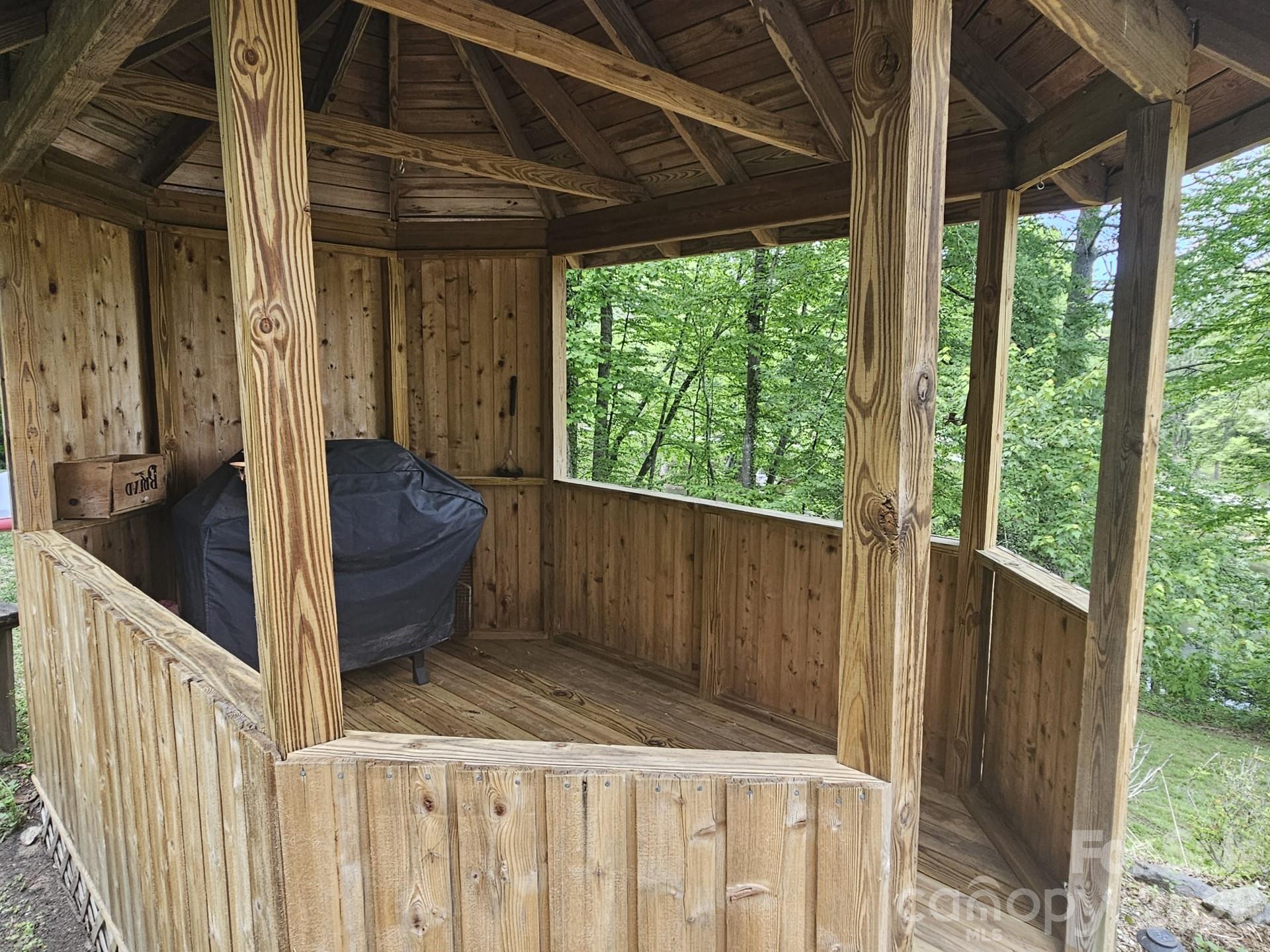 50 Water Way — Pisgah Forest