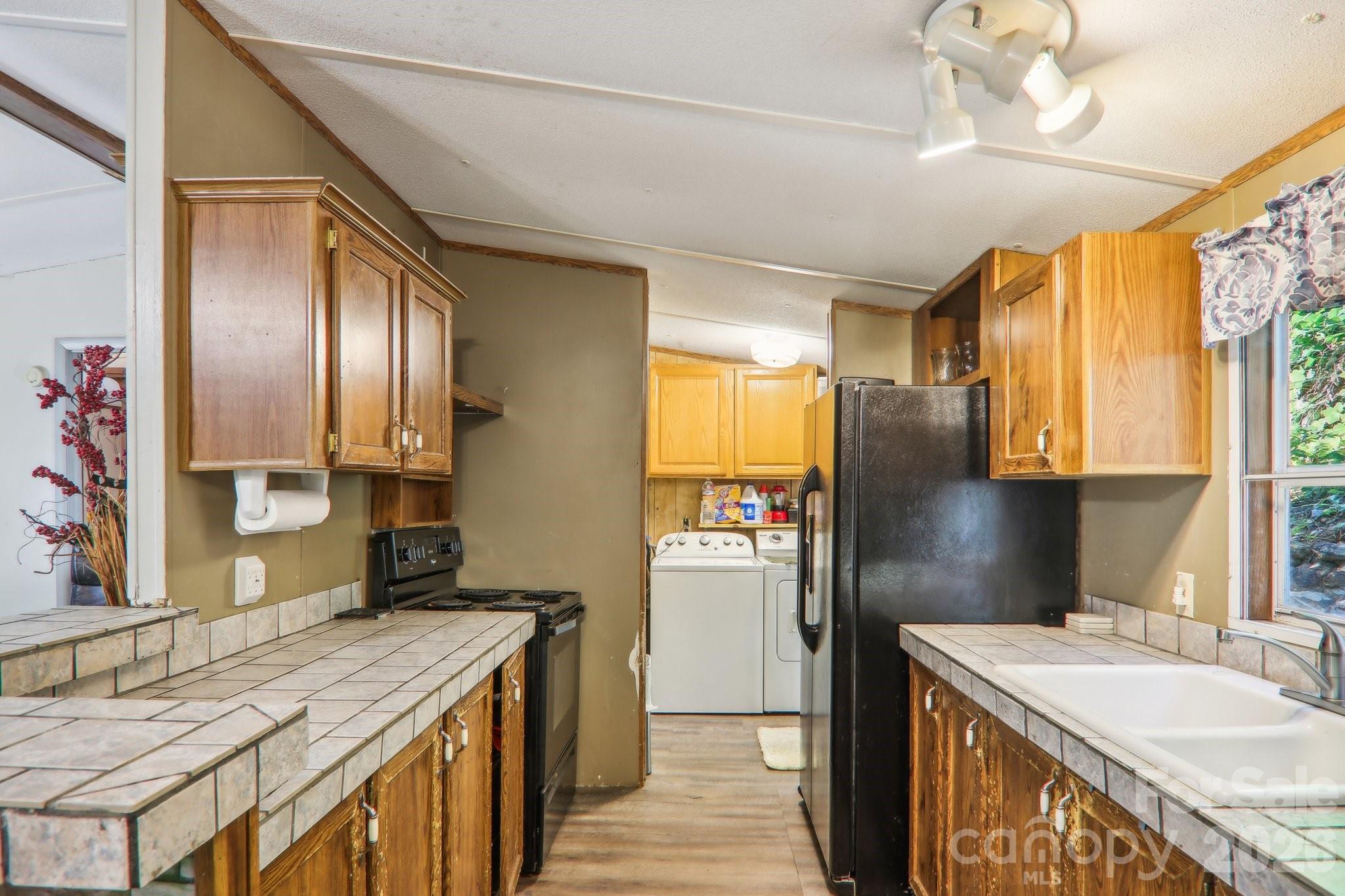 138 Buddy Lane — Chimney Rock