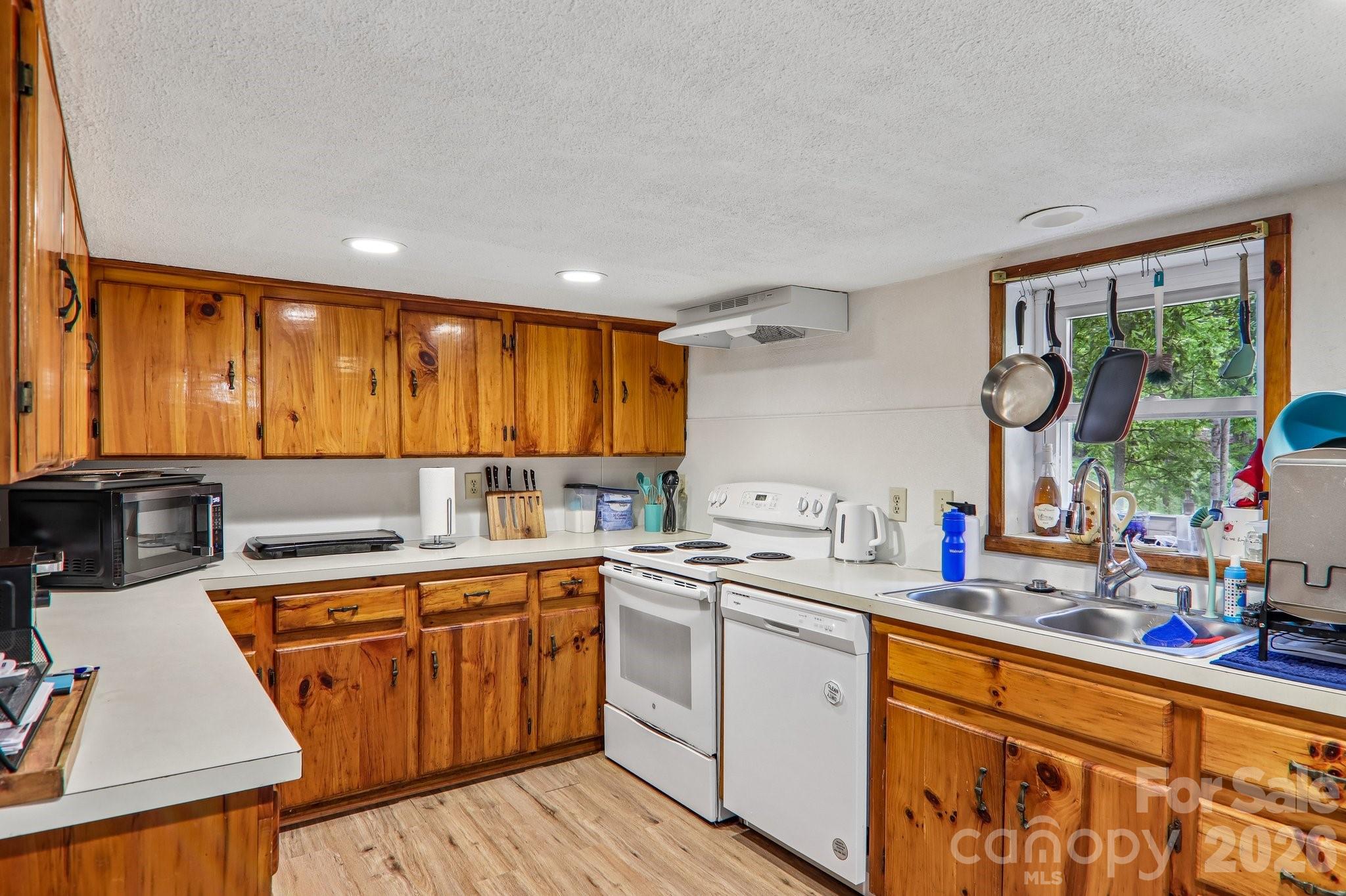 677 Mount Olivet Road — Zirconia