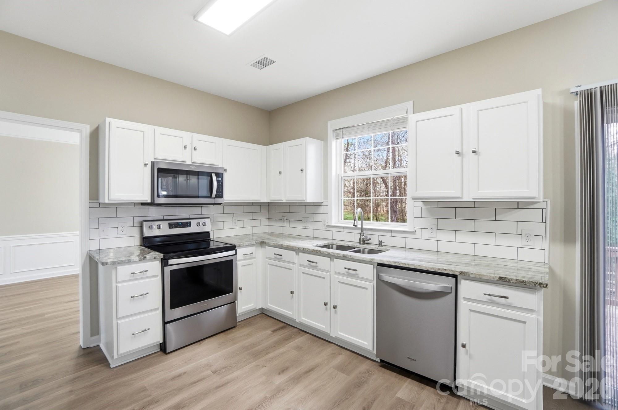 7711 Taymouth Lane — Charlotte