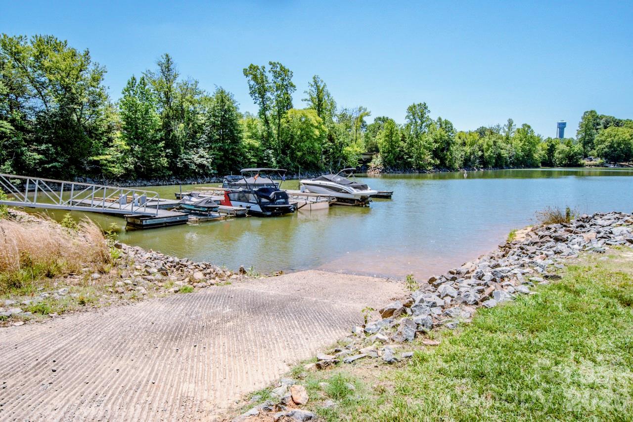 131 S Gibbs Road — Mooresville