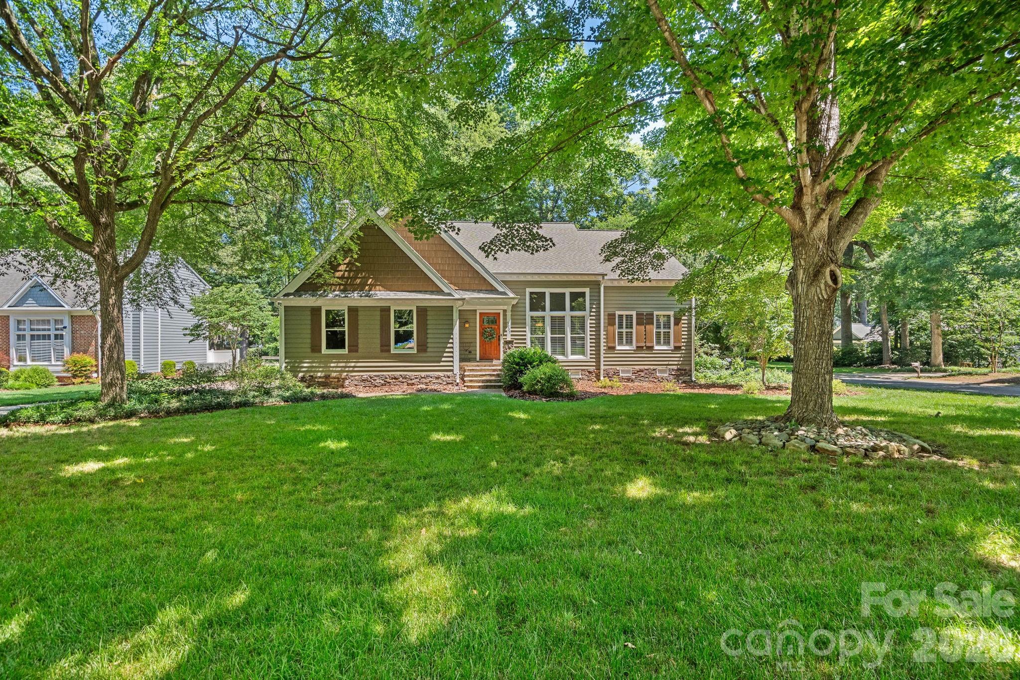 9037 Willow Trace Court — Huntersville