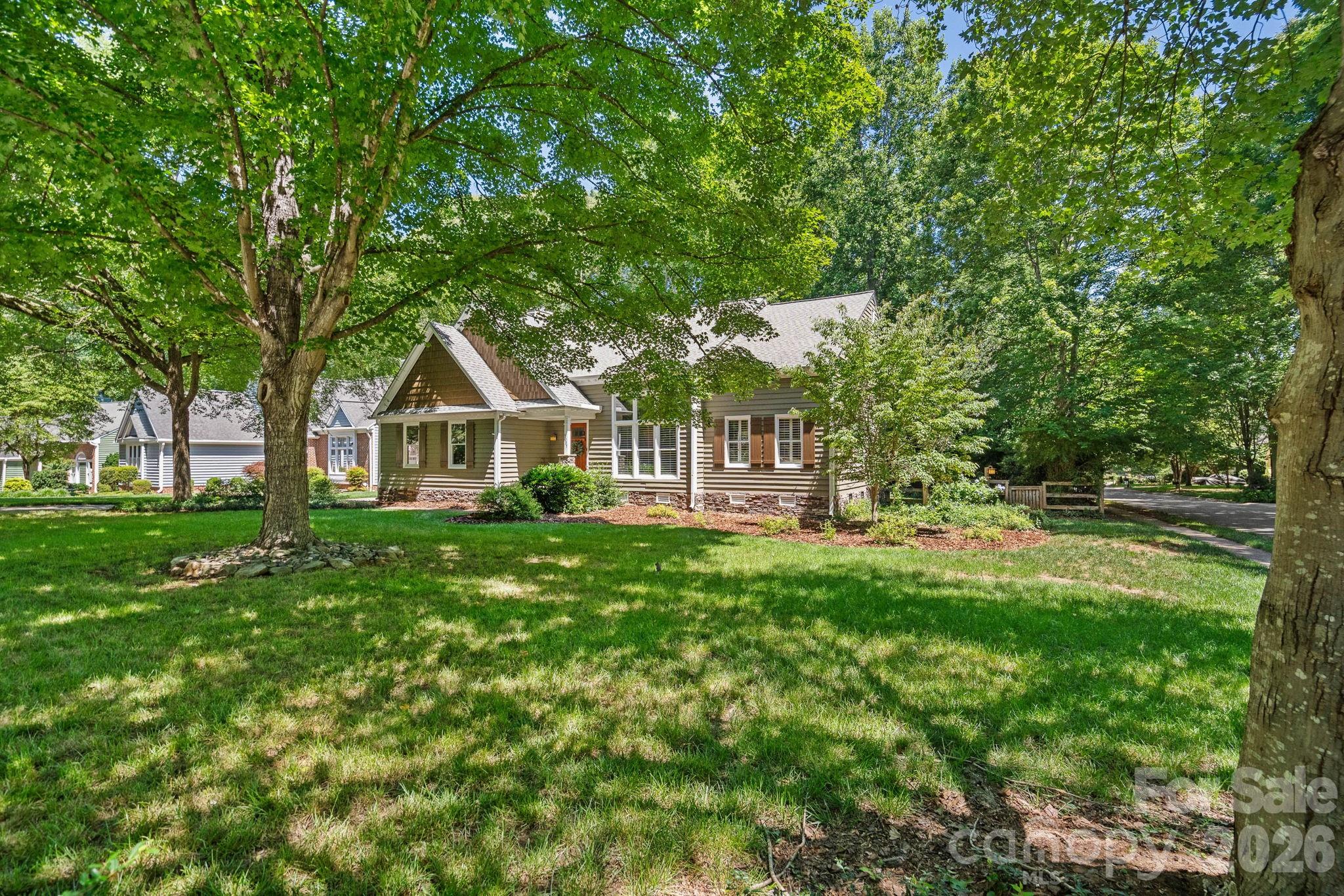 9037 Willow Trace Court — Huntersville