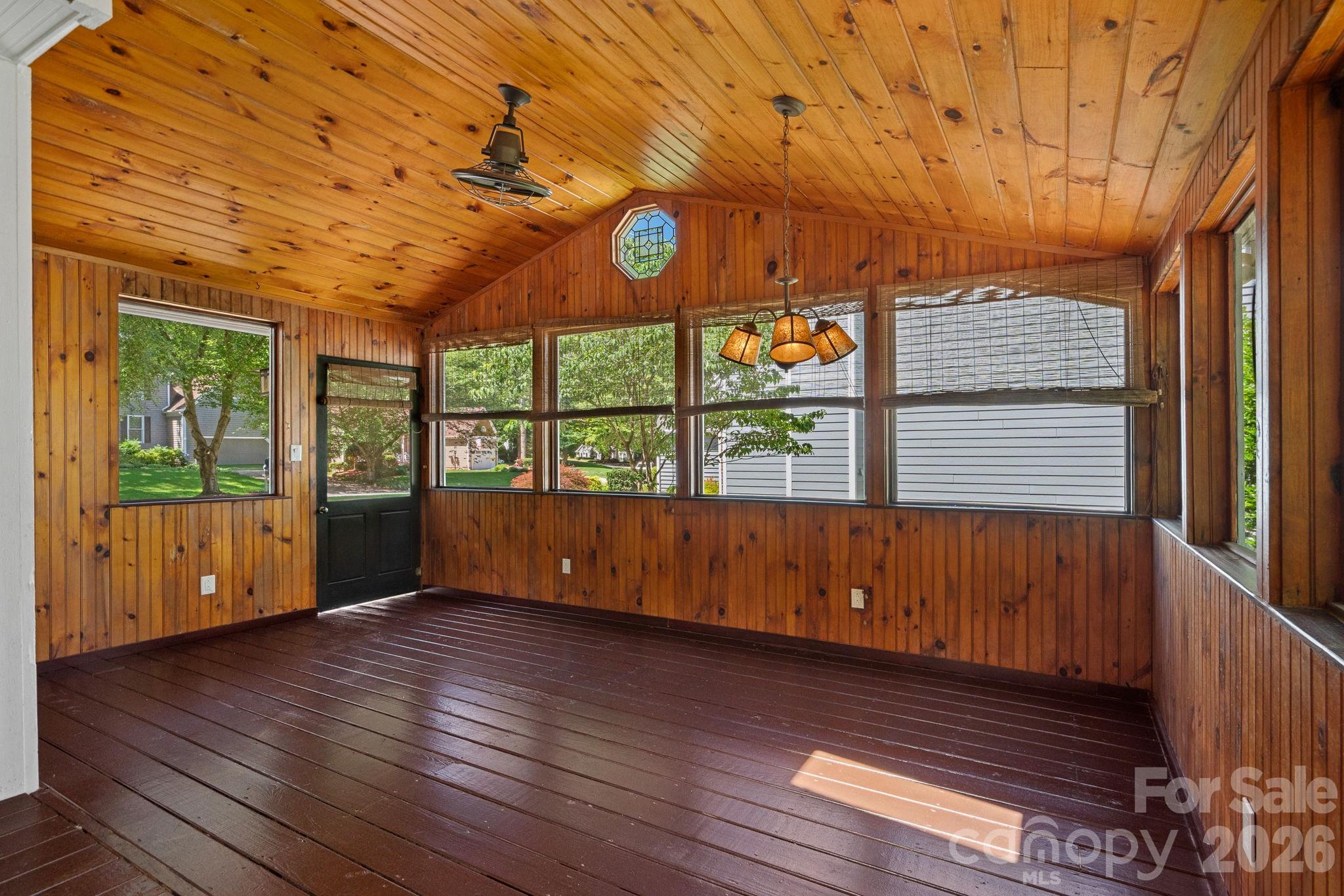 9037 Willow Trace Court — Huntersville