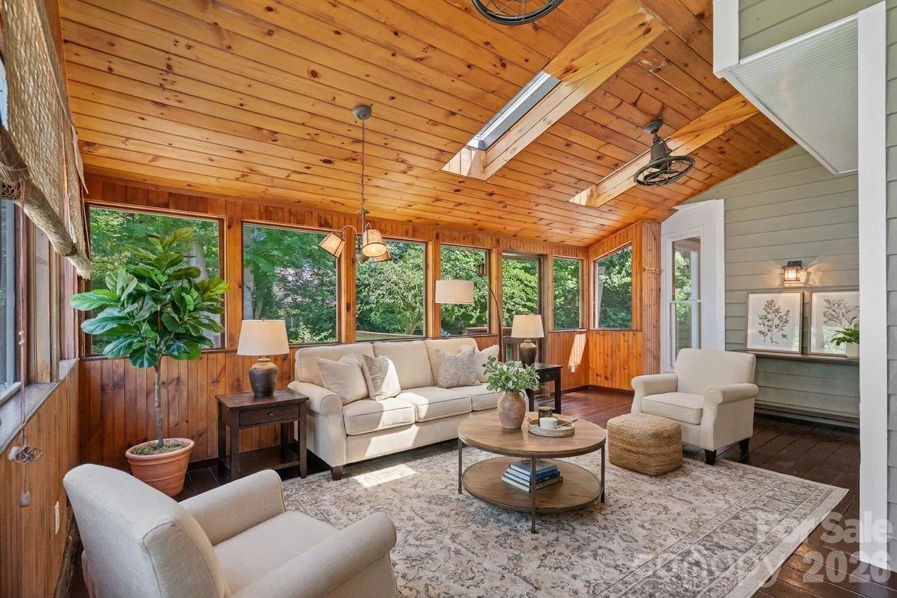 9037 Willow Trace Court — Huntersville