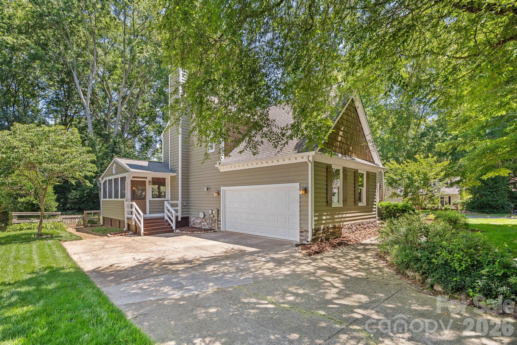 9037 Willow Trace Court — Huntersville