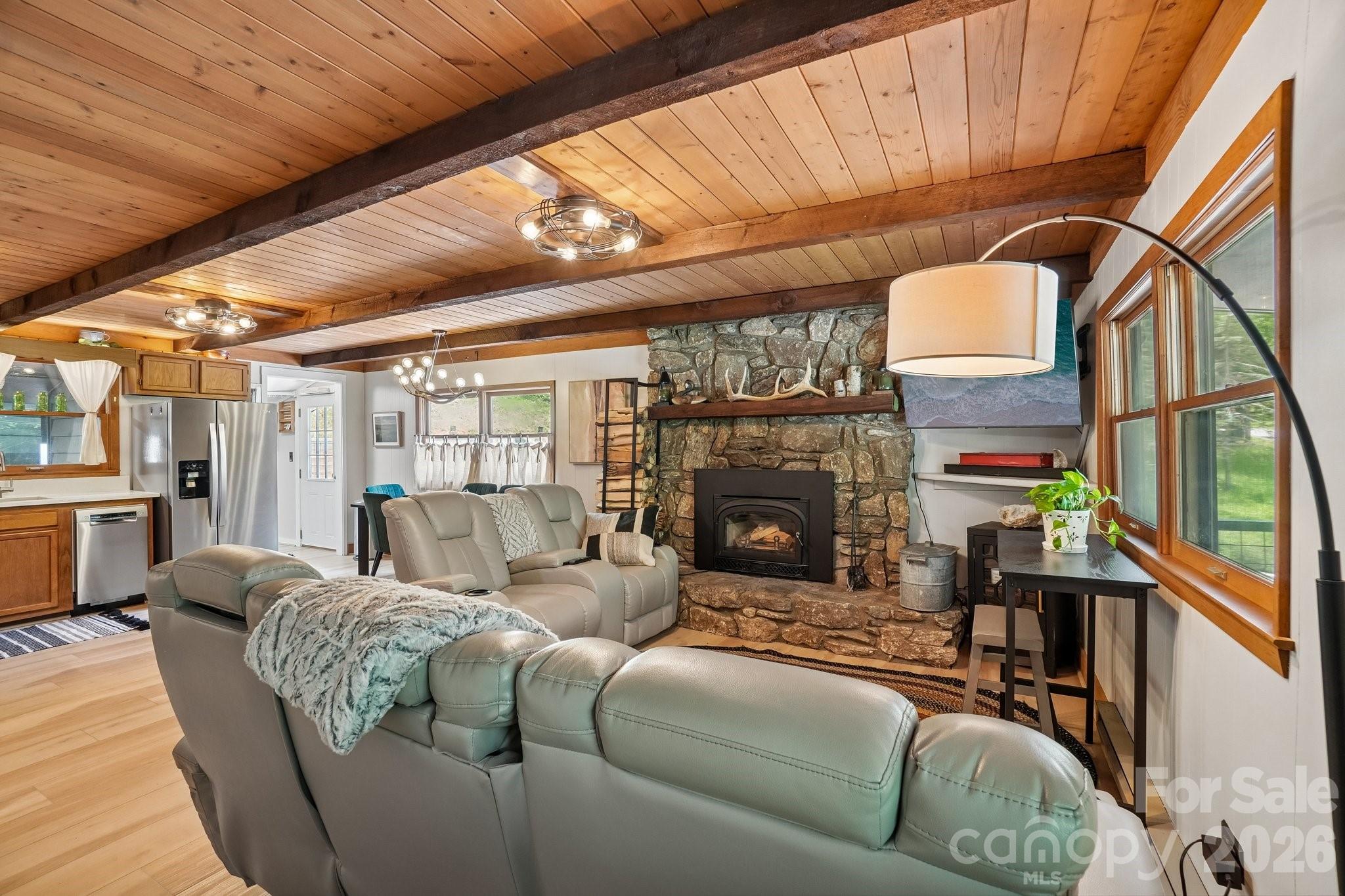 175 Village Lane — Mars Hill