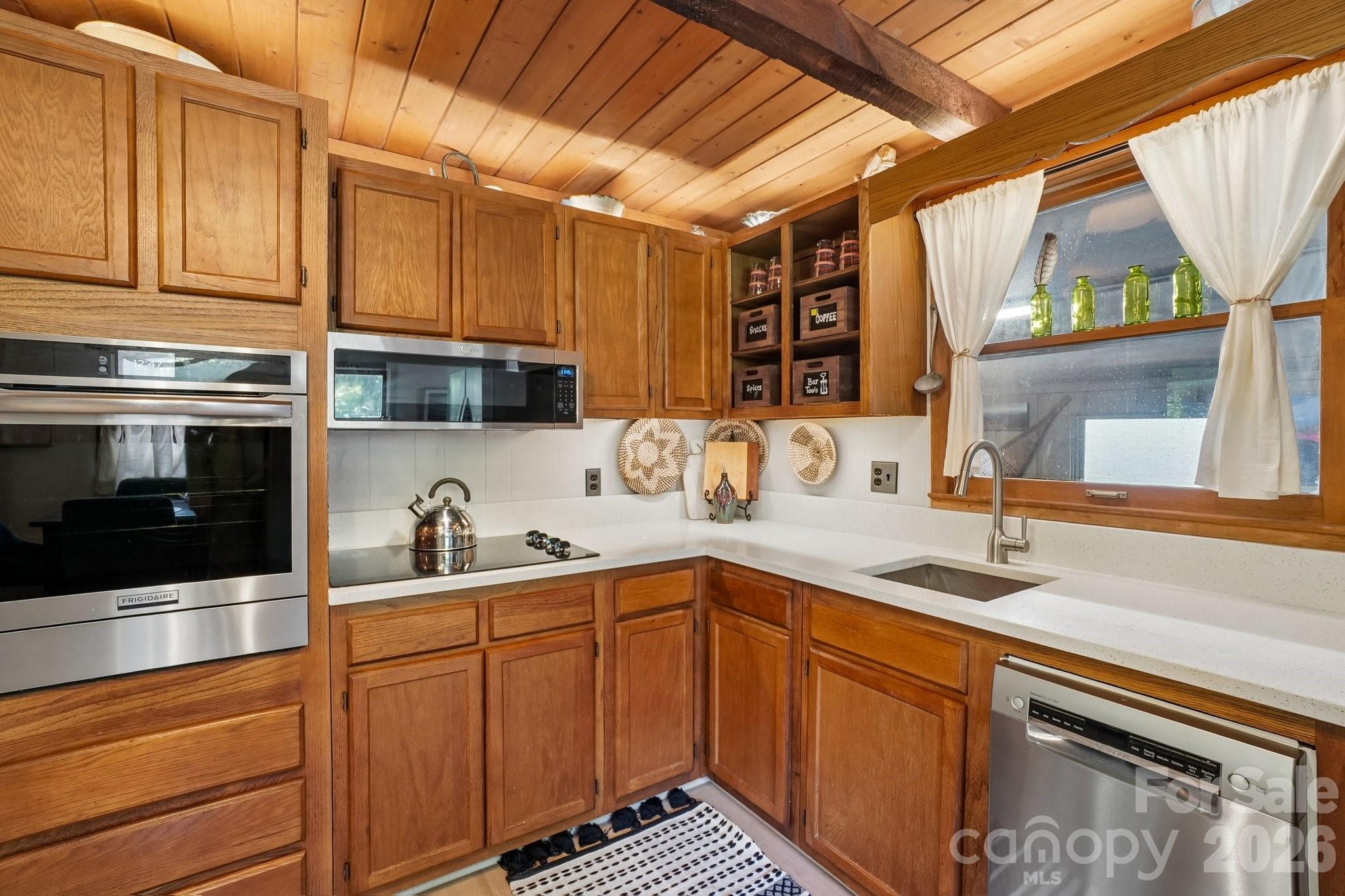 175 Village Lane — Mars Hill