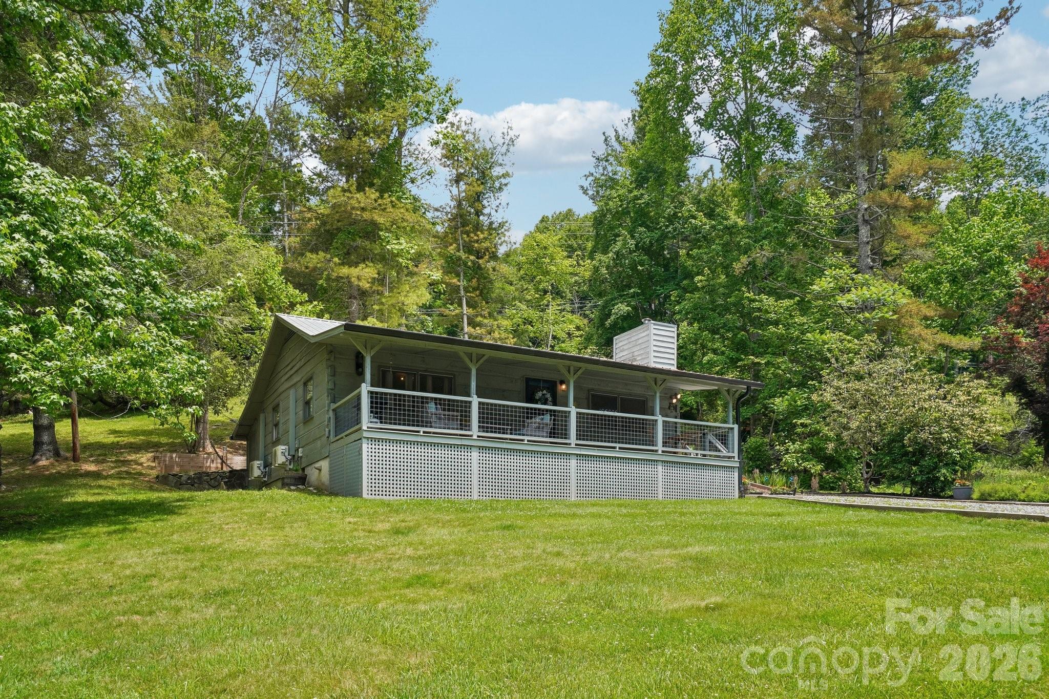 175 Village Lane — Mars Hill