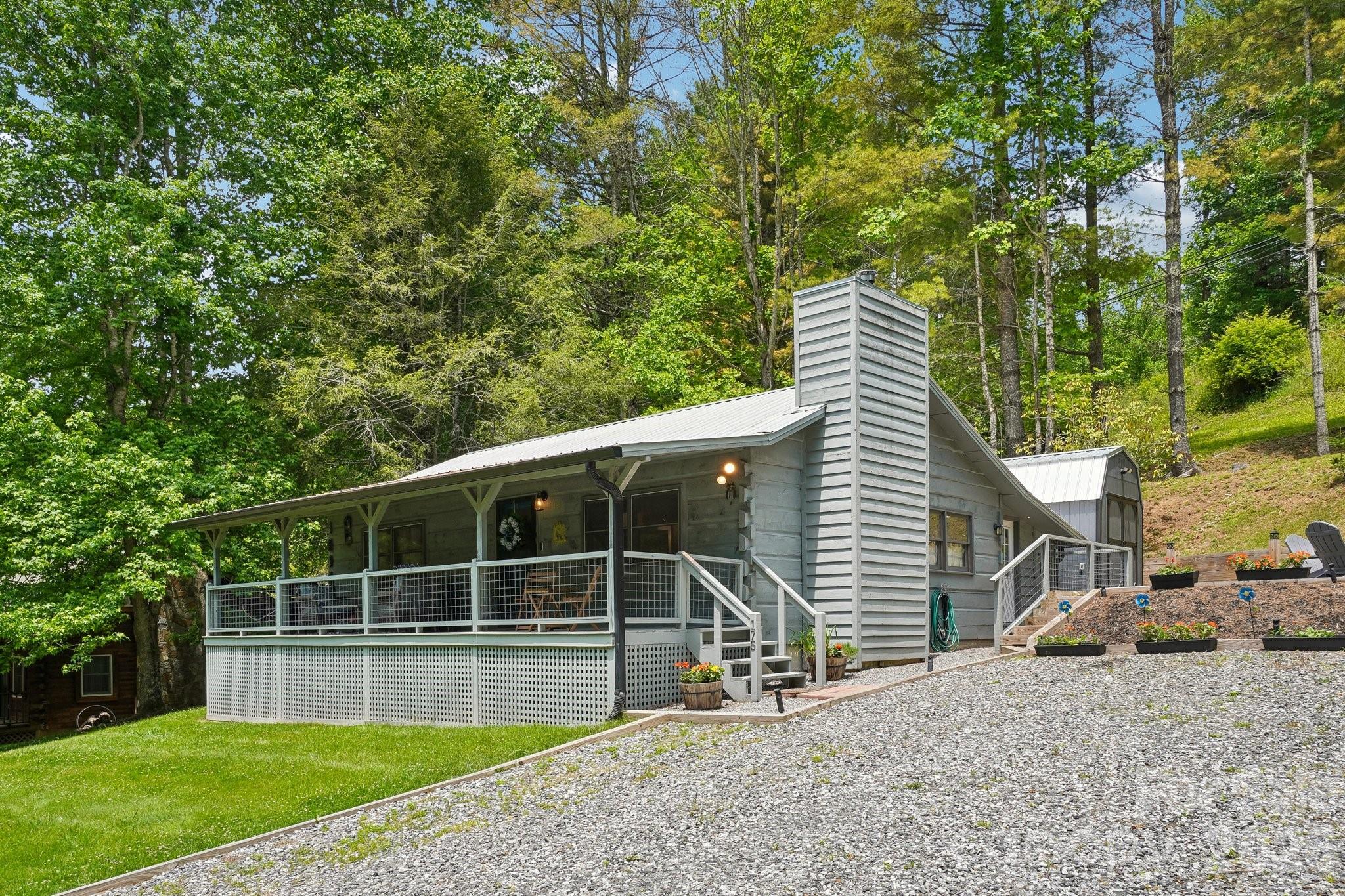 175 Village Lane — Mars Hill