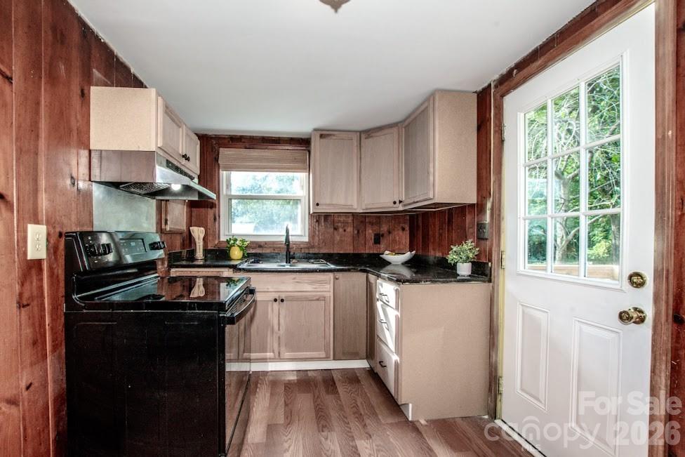 809 N Mulberry Street — Statesville