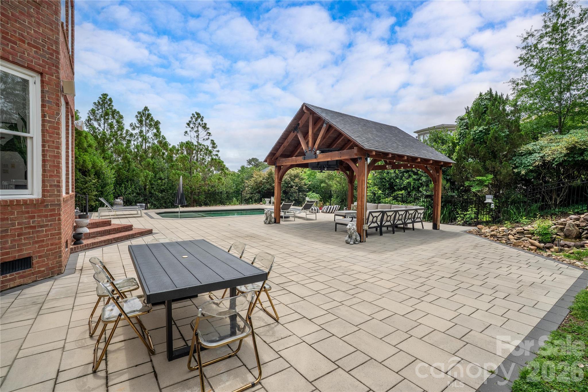 14136 Shaw Drive — Huntersville