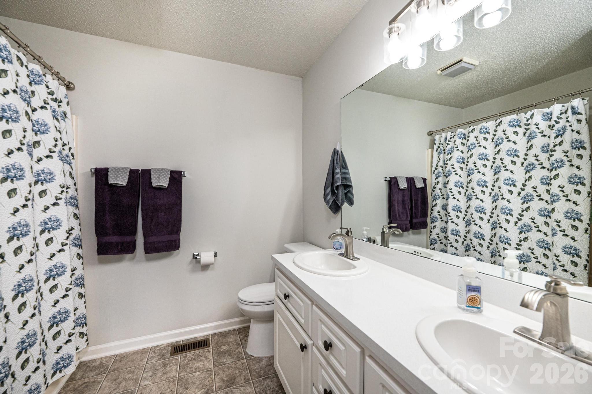 495 Drumstand Road — Stony Point