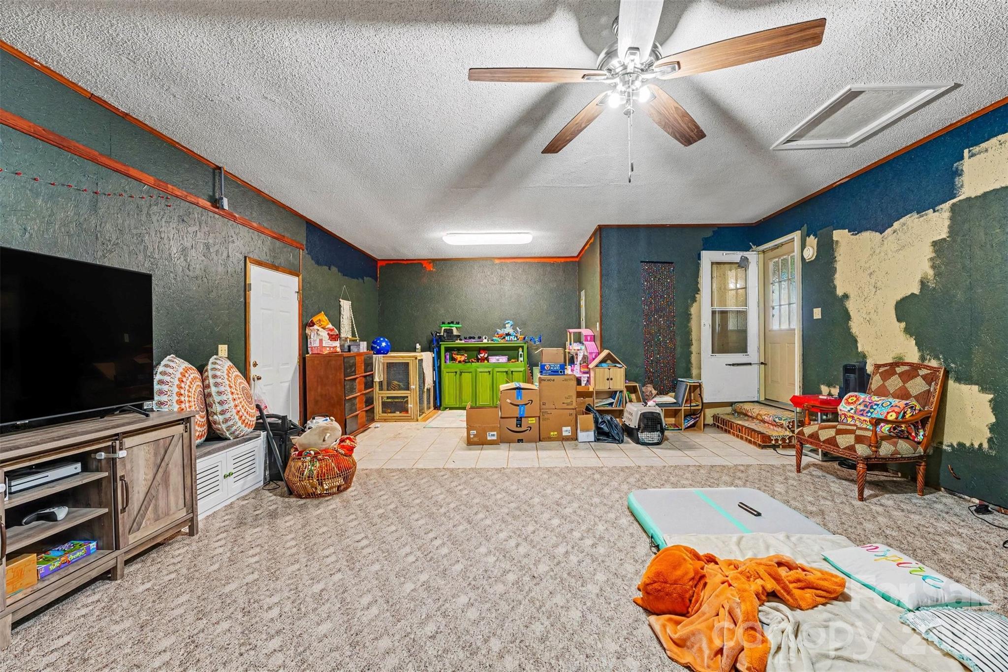 129 Laura Road — Mooresville
