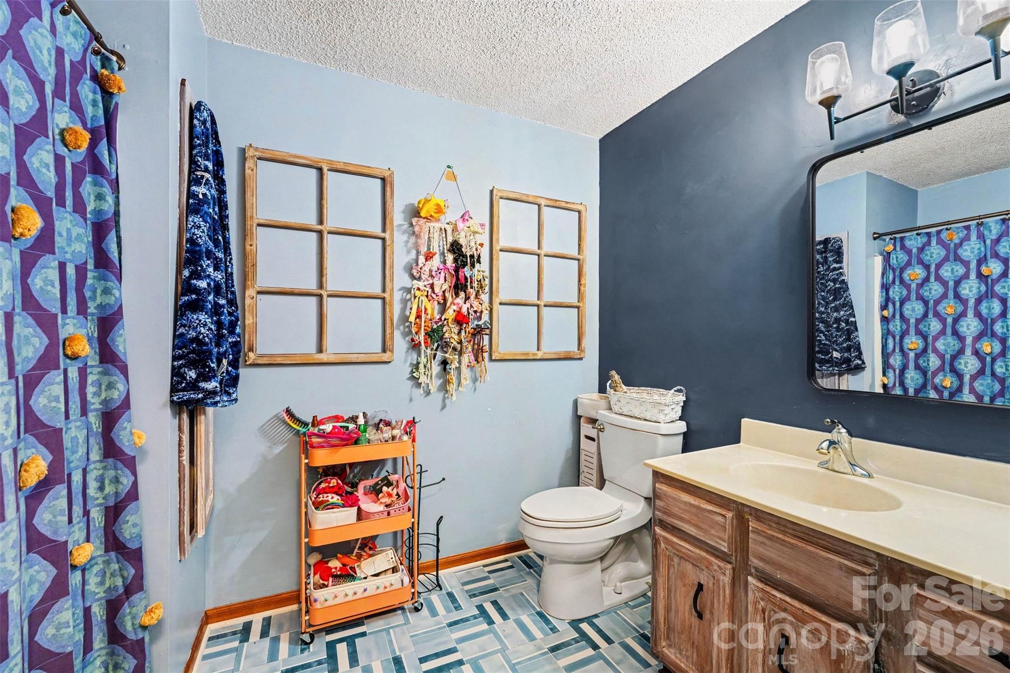 129 Laura Road — Mooresville