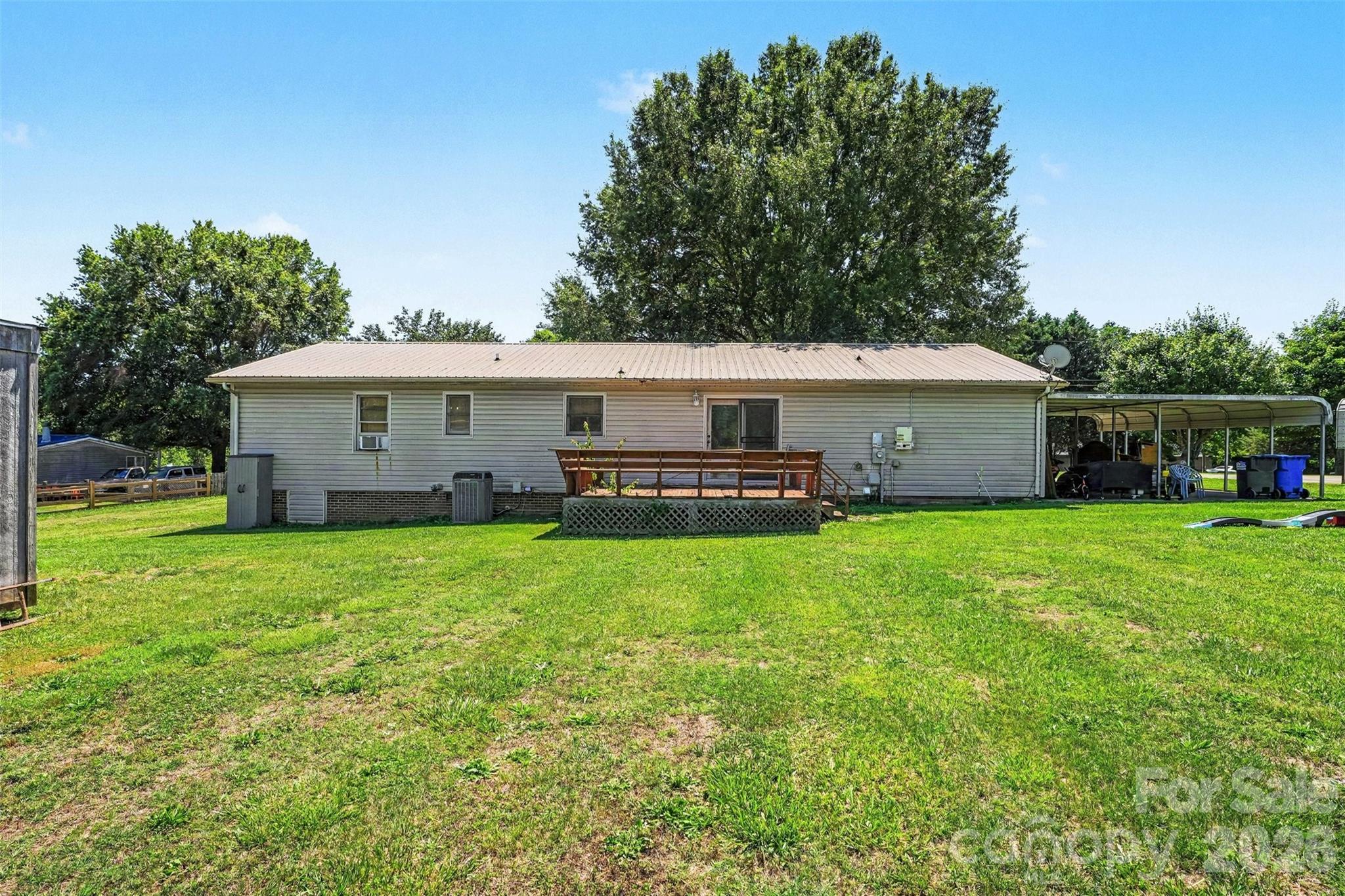 129 Laura Road — Mooresville