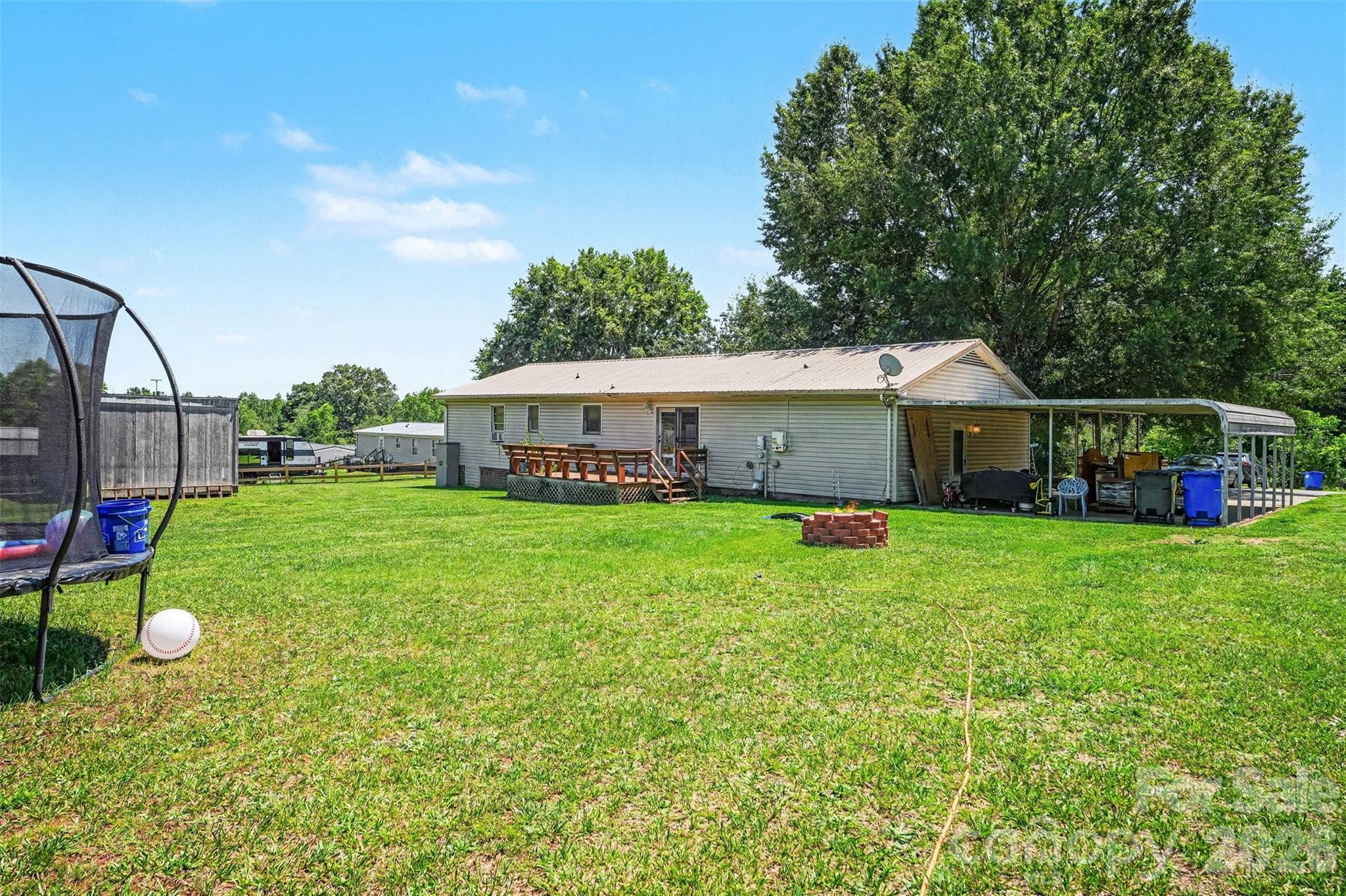 129 Laura Road — Mooresville