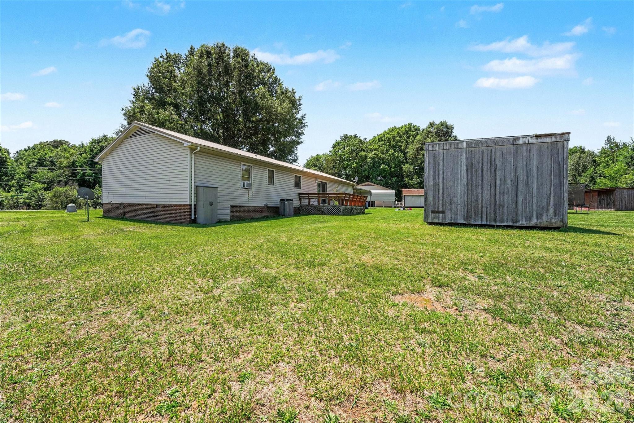 129 Laura Road — Mooresville