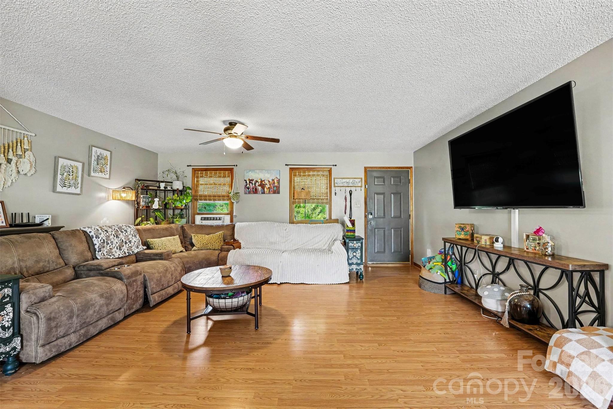 129 Laura Road — Mooresville