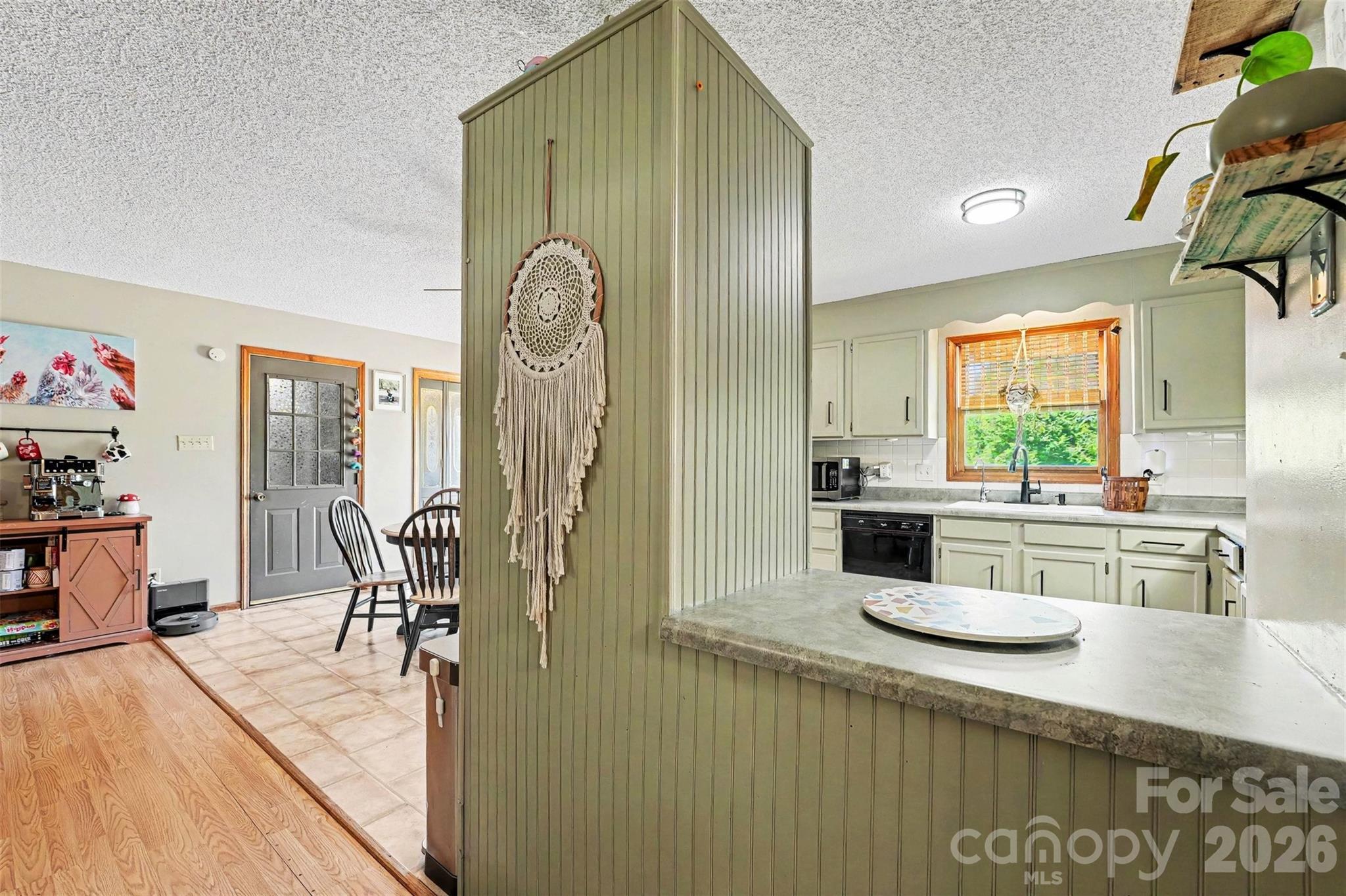 129 Laura Road — Mooresville